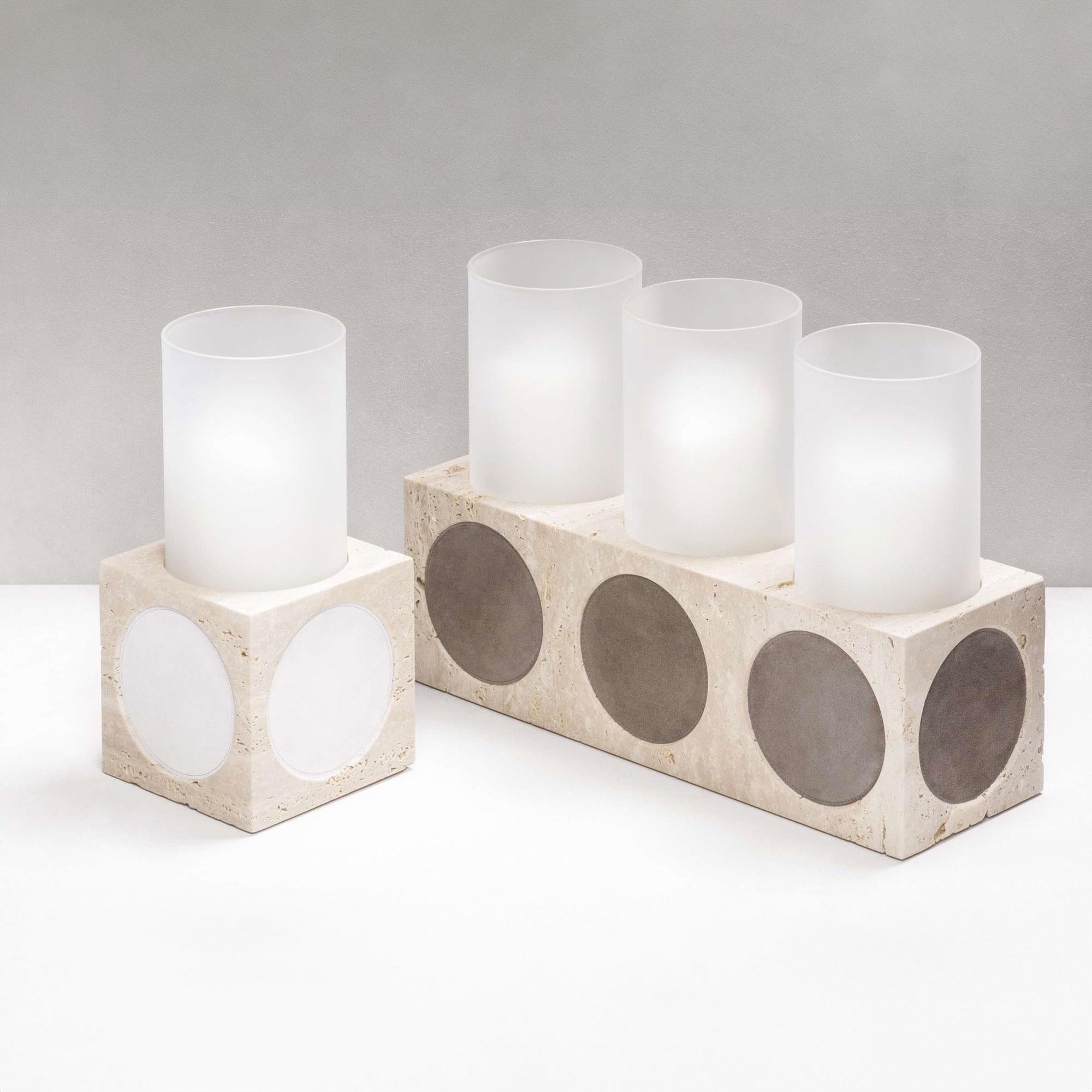 Durante casi veinte años, la marca Giobagnara ha combinado el saber hacer tradicional y la tecnología punta para producir elegancia del más alto nivel. Con lujosas creaciones disponibles en una paleta de colores única y prácticamente ilimitada de