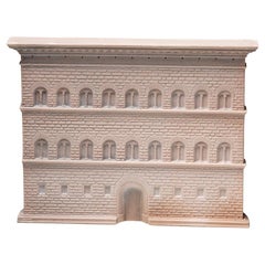 „Palazzo Strozzi“ Gebäudefront in Terrakotta-Skulptur, Italien, 1950er Jahre