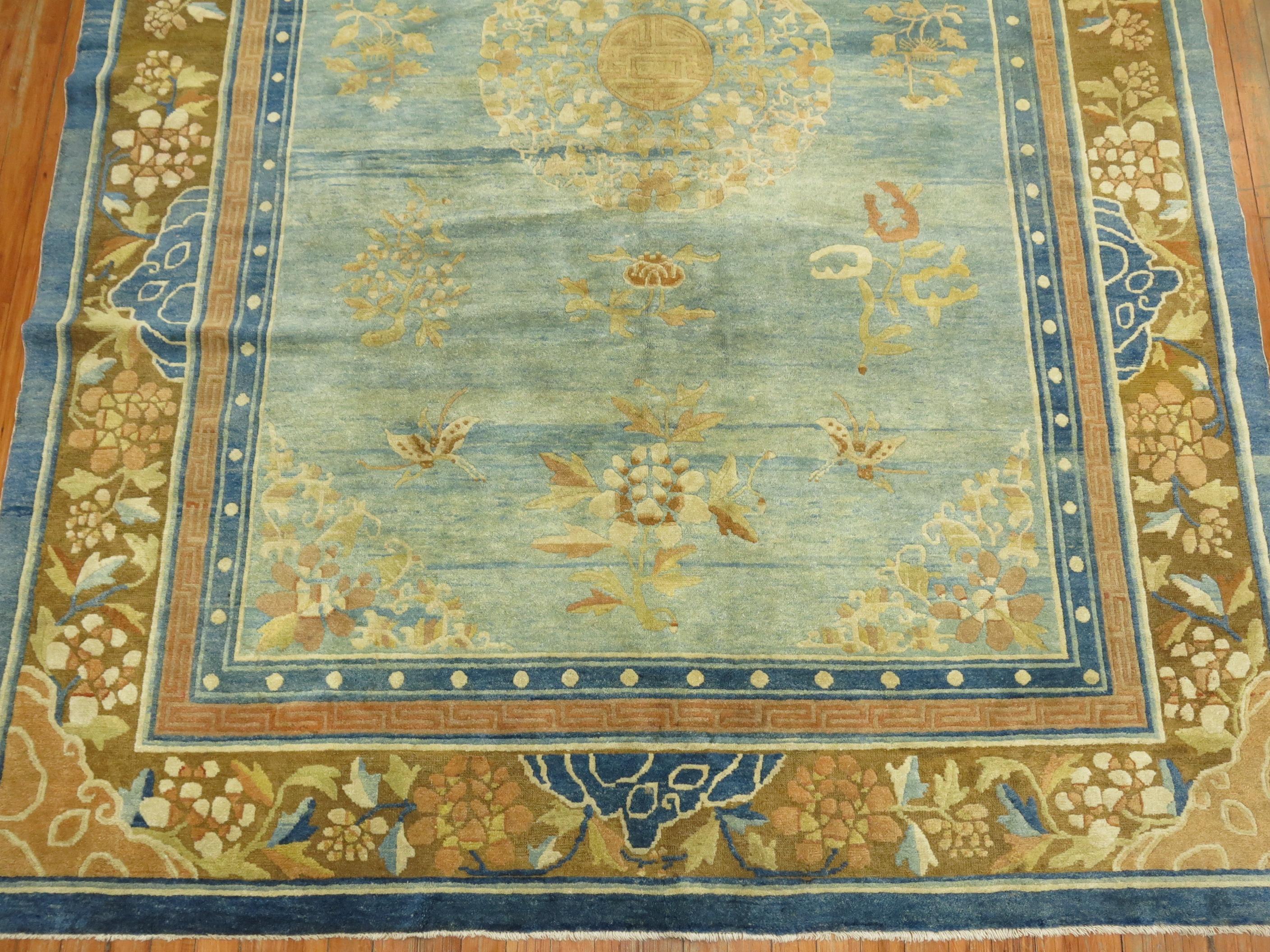 Alfombra china antigua azul pálido Tejido a mano en venta