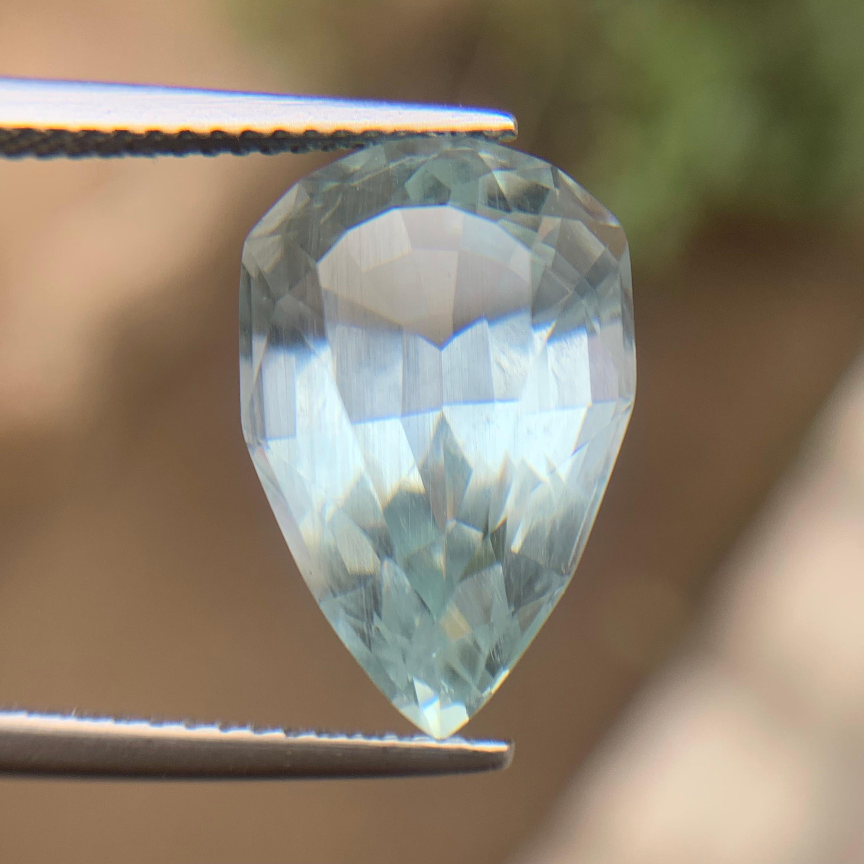 Pale Blue Aquamarine 8.19Ct Modified Pear Cut Natural Loose Gemstone for Jewelry Contemporáneo en venta