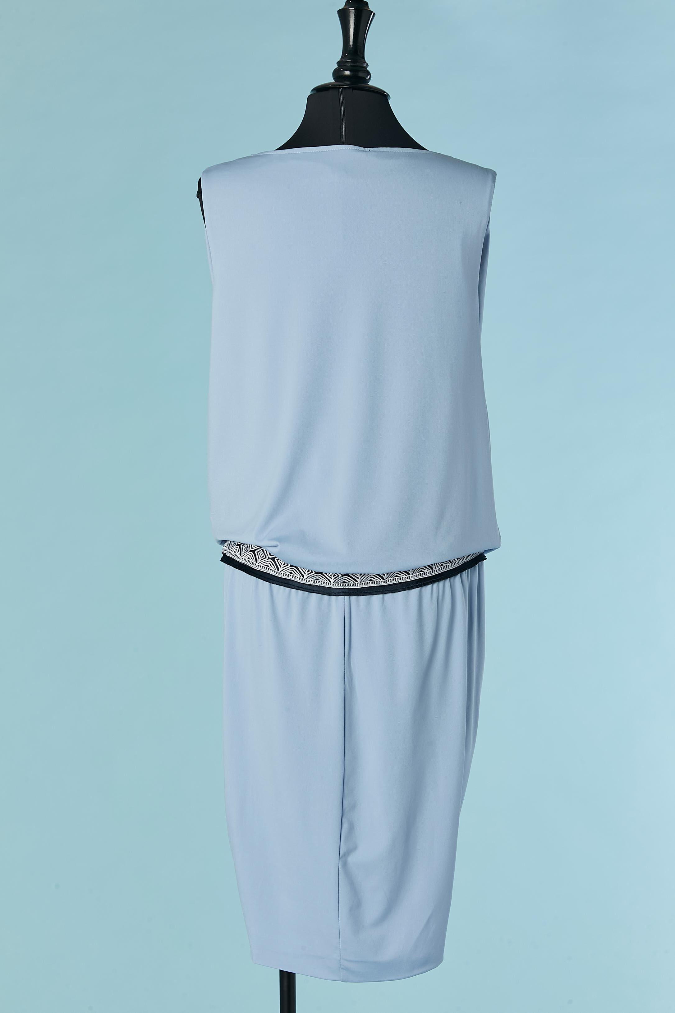 Abito da cocktail drappeggiato blu pallido con treccia in vita Pierre Cardin Paris in vendita 2