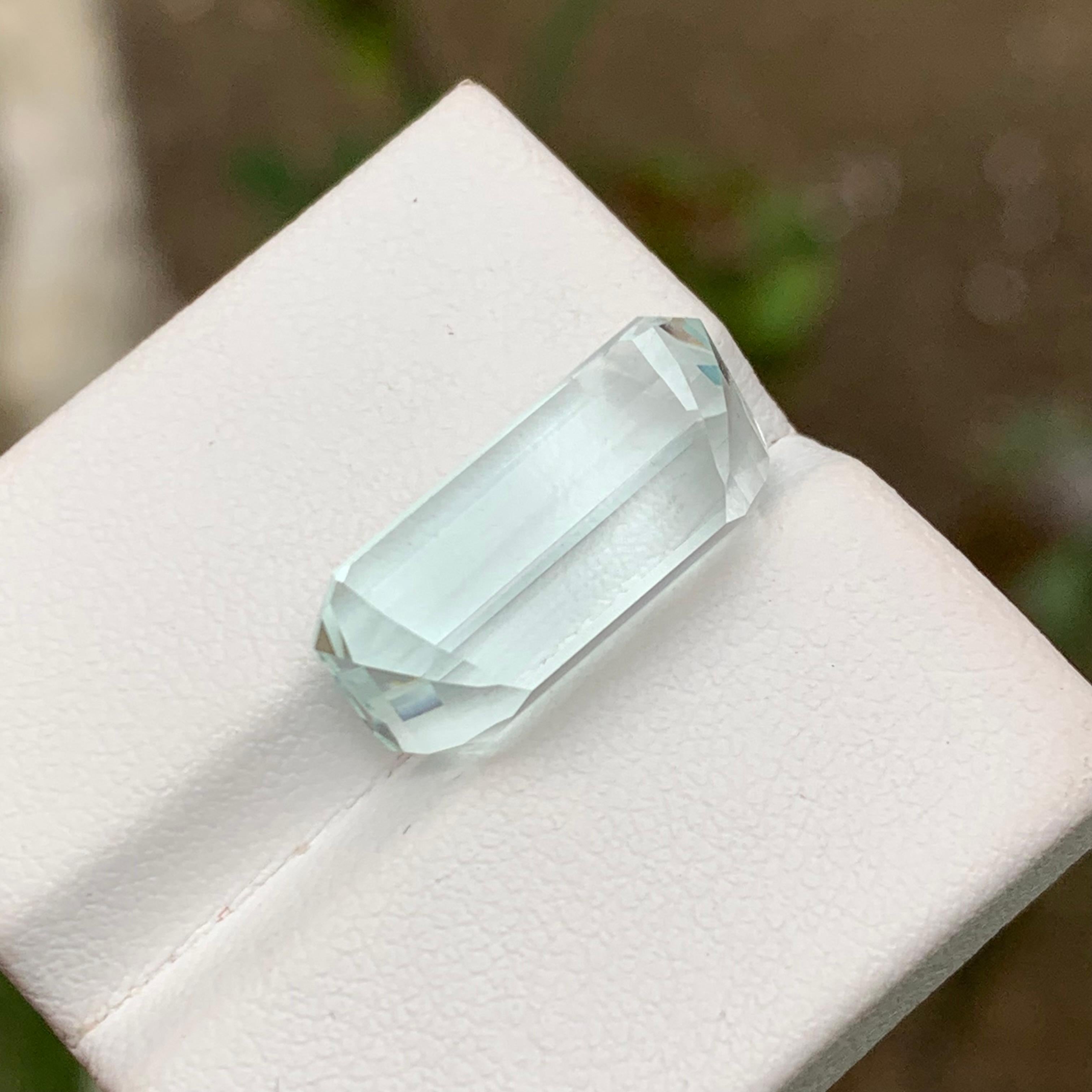 Pale Blue Emerald Cut Natural Aquamarine Gemstone, 9.60 Ct for Necklace Pendant For Sale 1
