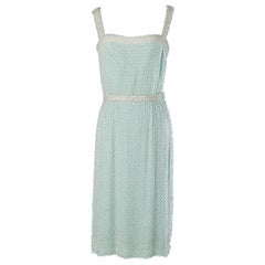 Robe de cocktail bleu pâle entièrement perlée Circa 1960