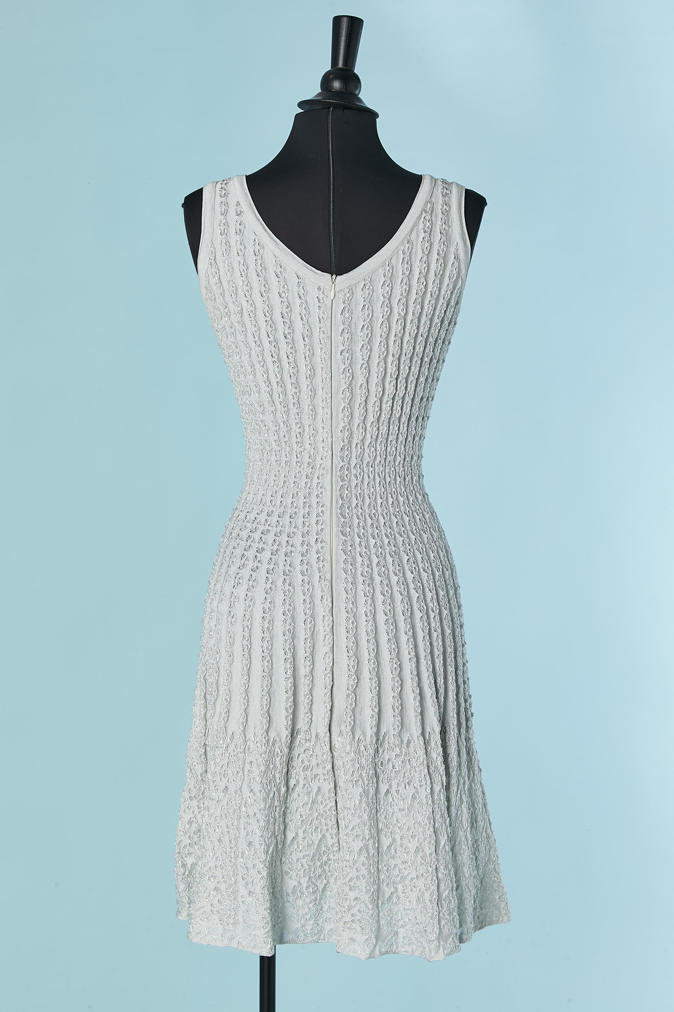 Robe de cocktail en jacquard sans manches bleu pâle-gris ALAIA en vente 1