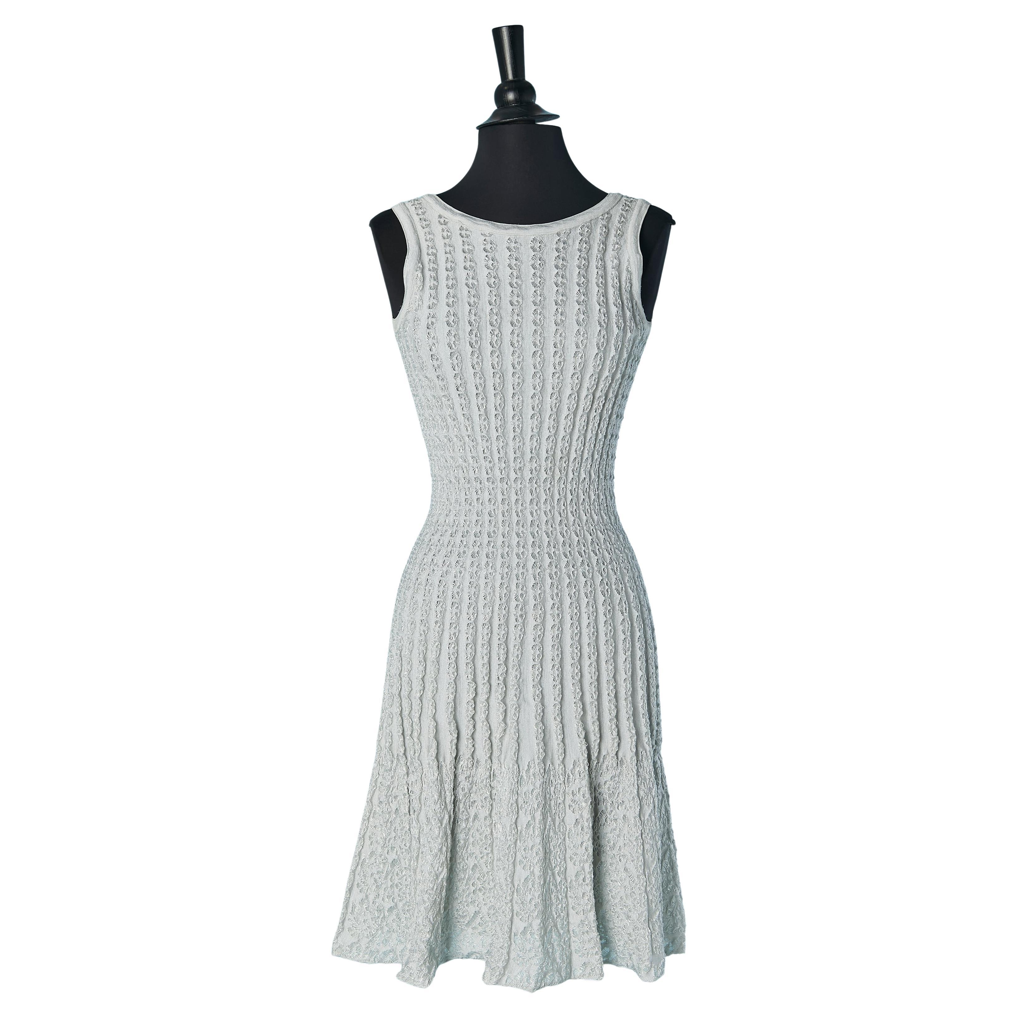 Robe de cocktail en jacquard sans manches bleu pâle-gris ALAIA en vente