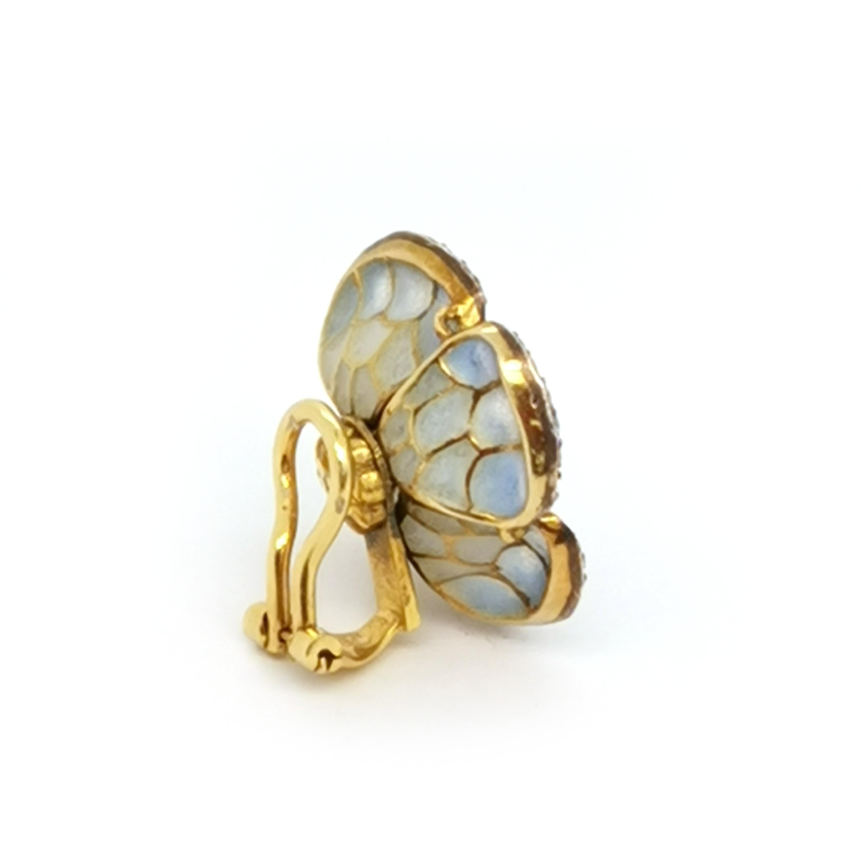 Boucles d'oreilles à fleurs « a Jour » en émail bleu pâle, diamant et or en vente 3