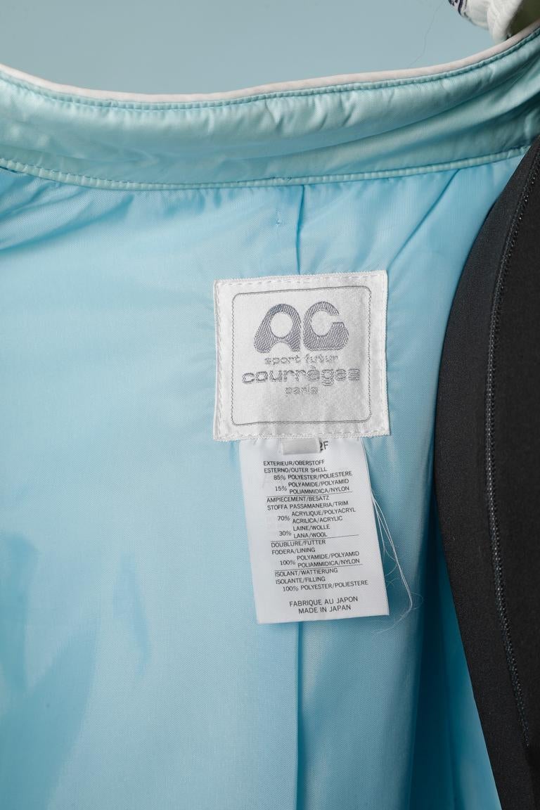 Ensemble combinaison de ski bleu pâle avec cagoule blanche André Courrèges Sport Couture  en vente 6