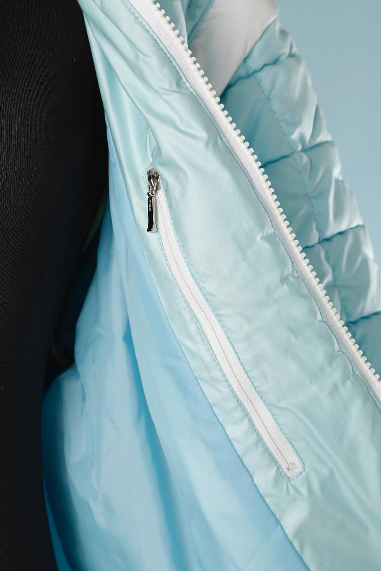 Ensemble combinaison de ski bleu pâle avec cagoule blanche André Courrèges Sport Couture  Pour femmes en vente