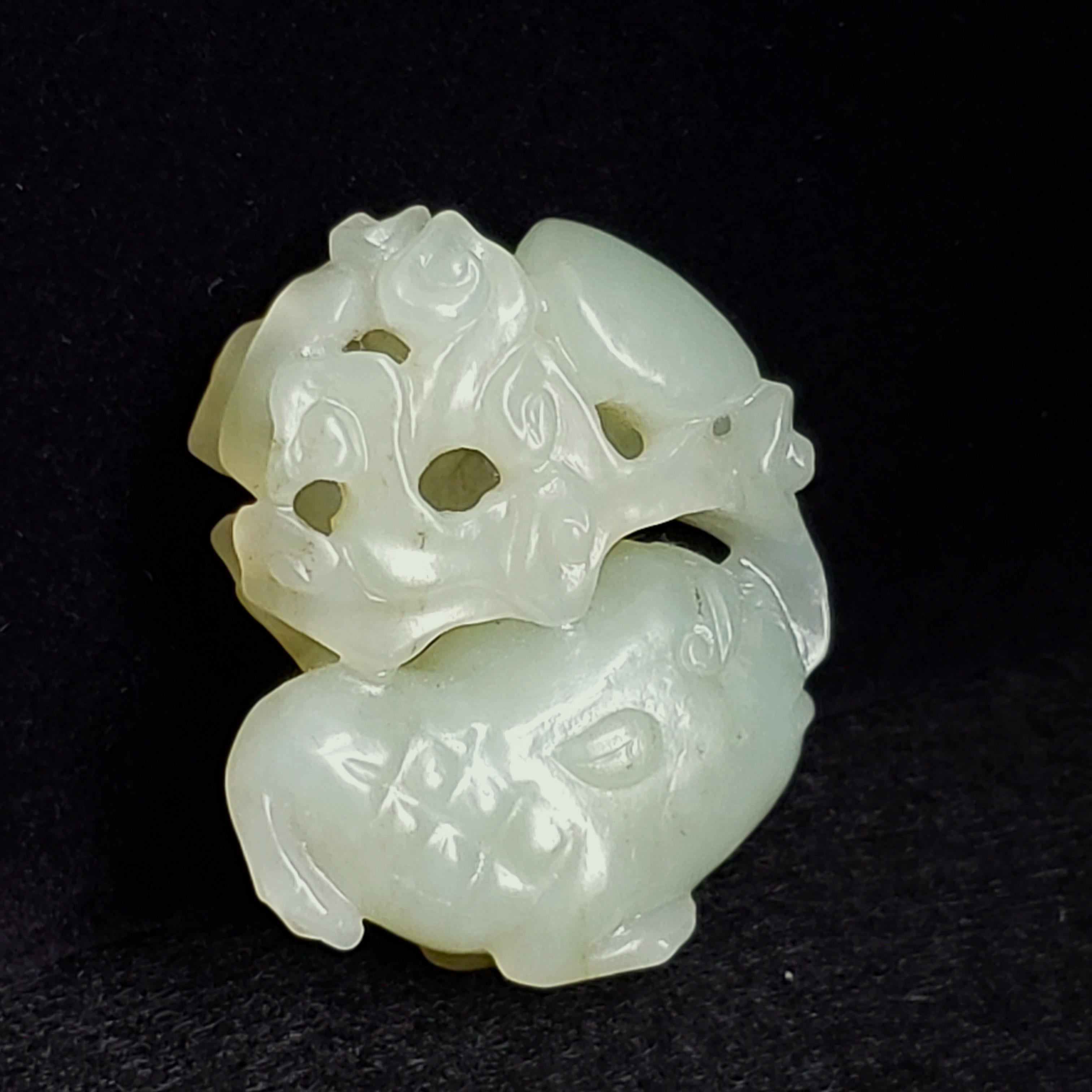 Animale mitico e nuvola in celadon pallido in vendita 10
