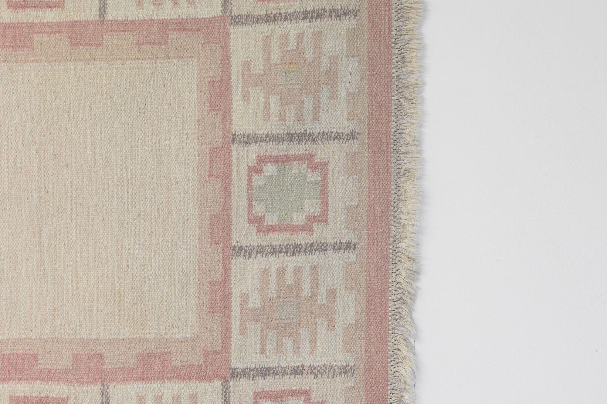 Pale Cream and Pink Kilim In Good Condition For Sale In London, England