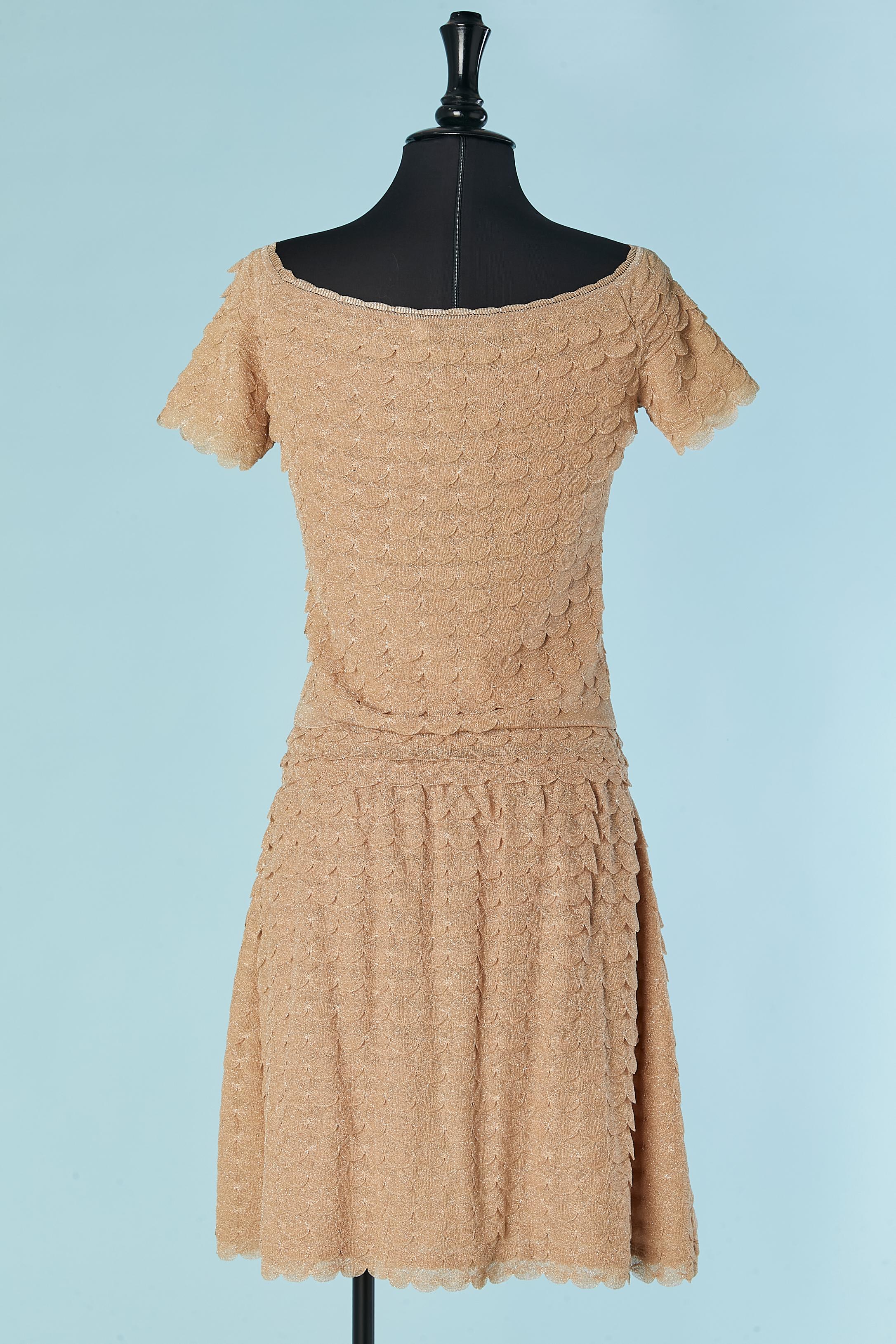 Conjunto de top y falda de punto de lúrex dorado pálido con efecto escamas Christian Dior en venta 2