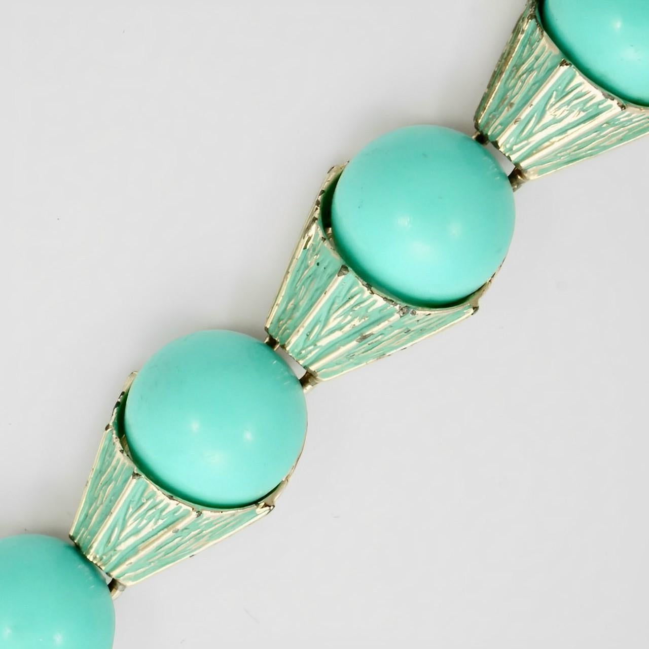 Pale Gold Tone Bracelet with Turquoise Enamel and Lucite Links circa 1960s In Good Condition For Sale In London, GB