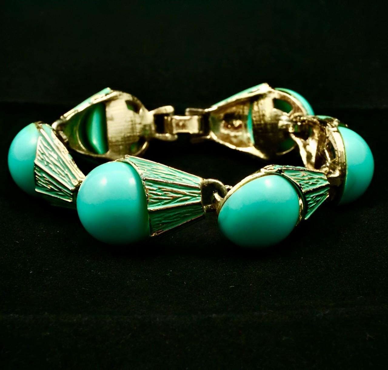 Pale Gold Tone Bracelet with Turquoise Enamel and Lucite Links circa 1960s For Sale 2
