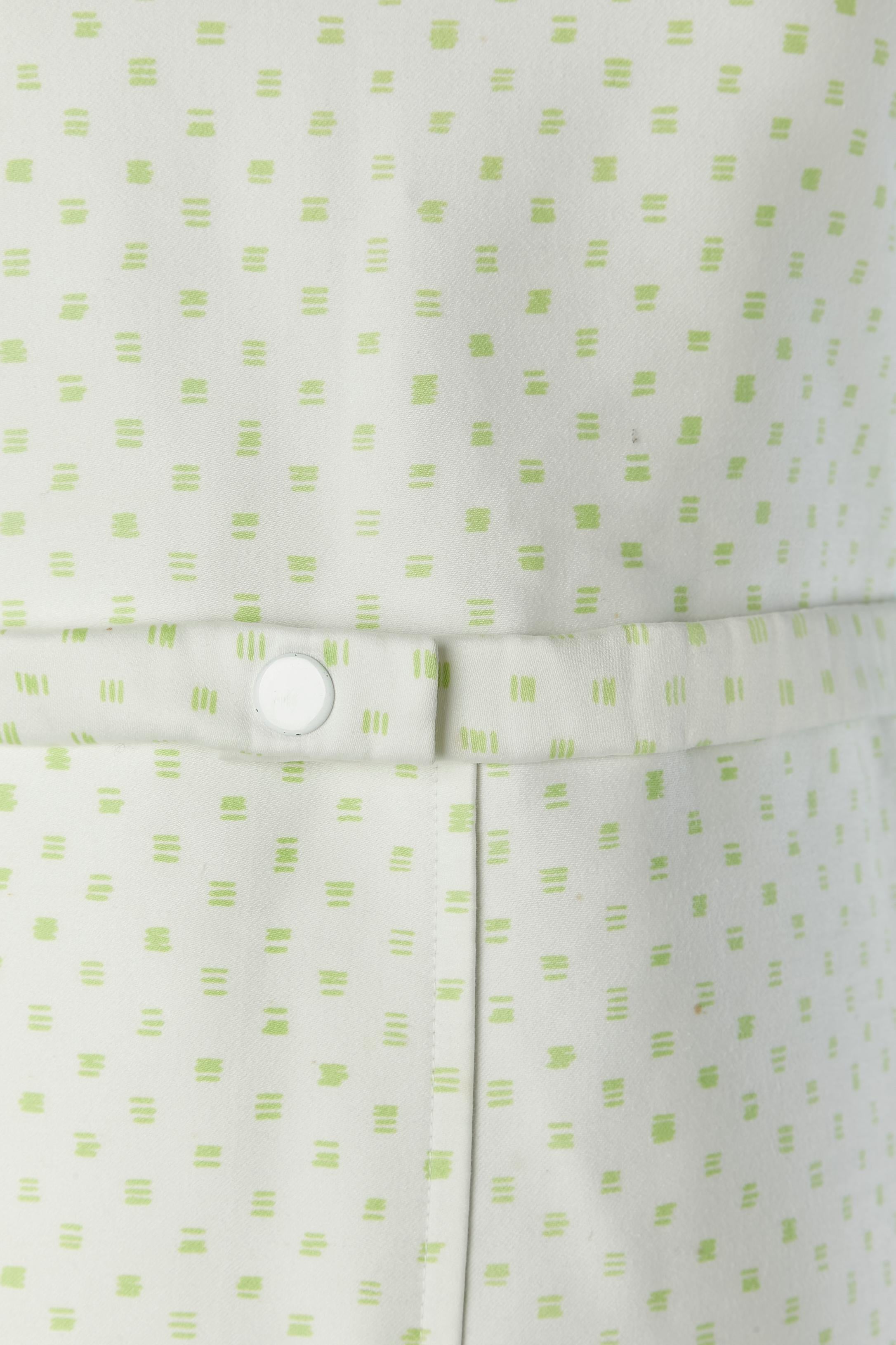 Gris Robe de jour en coton imprimé vert pâle et blanc COURREGES en vente