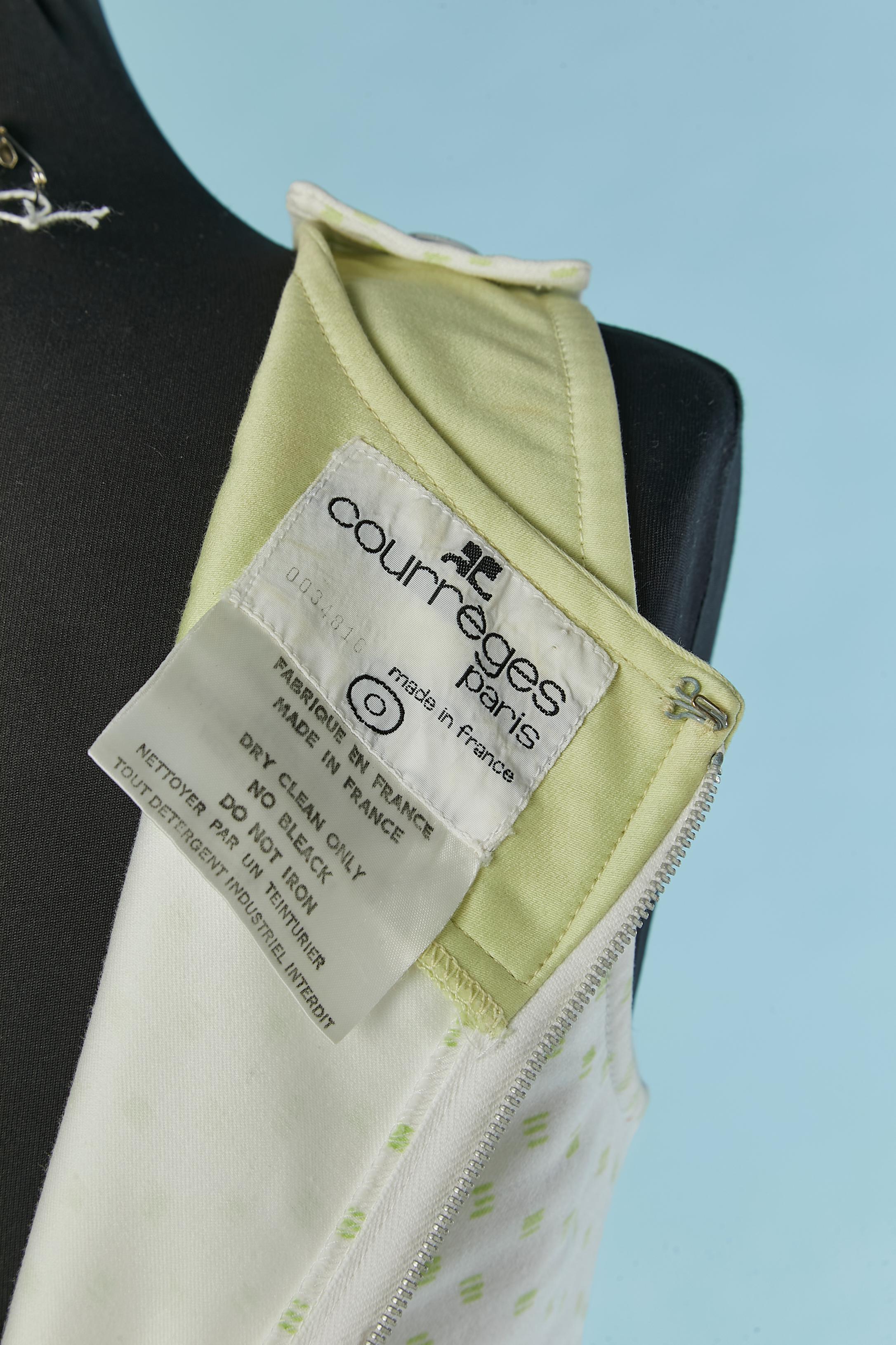 Robe de jour en coton imprimé vert pâle et blanc COURREGES en vente 1