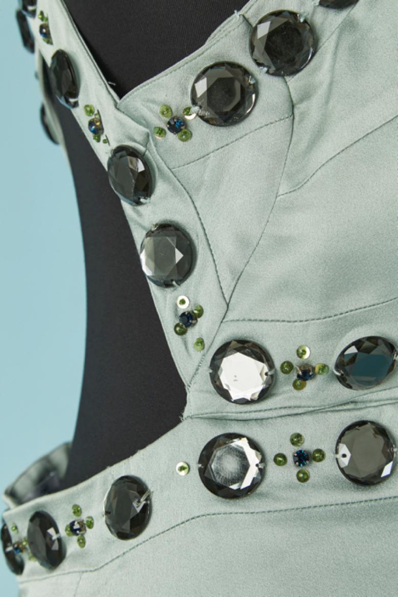 Robe de soirée vert pâle ornée de strass VERSACE COLLECTION en vente 3