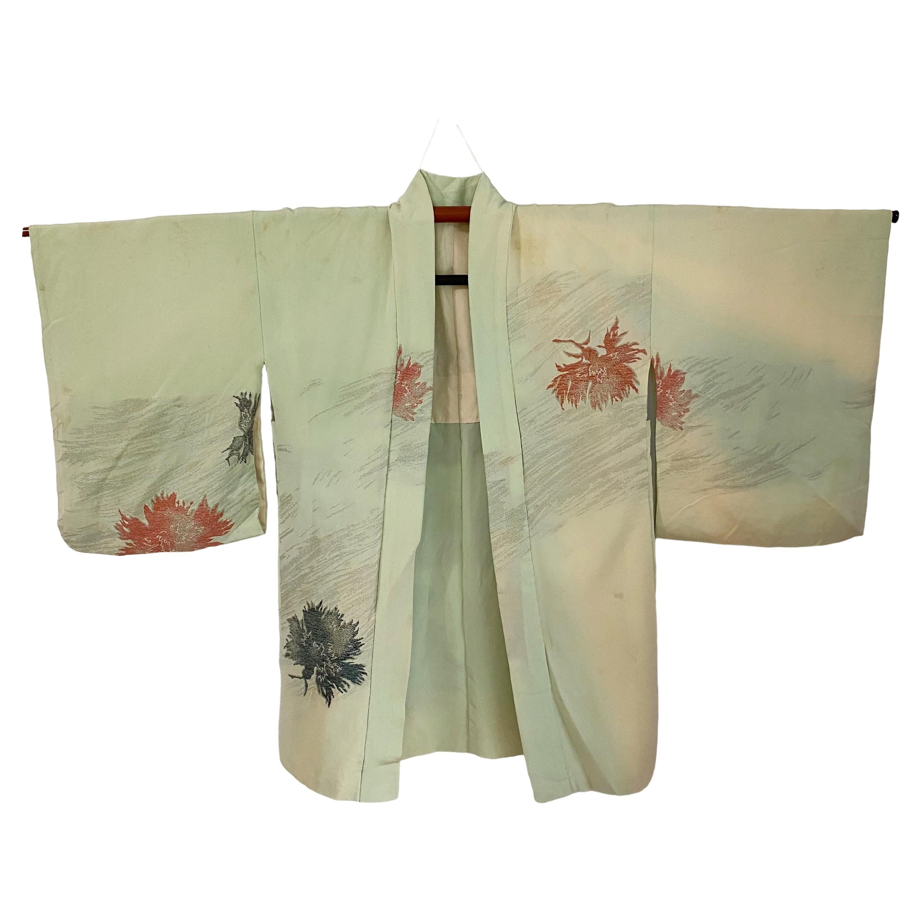 Pale Green Japanese Silk Brocade Kimono Cocoon Jacket vintage In Excellent Condition For Sale In Boston, MA