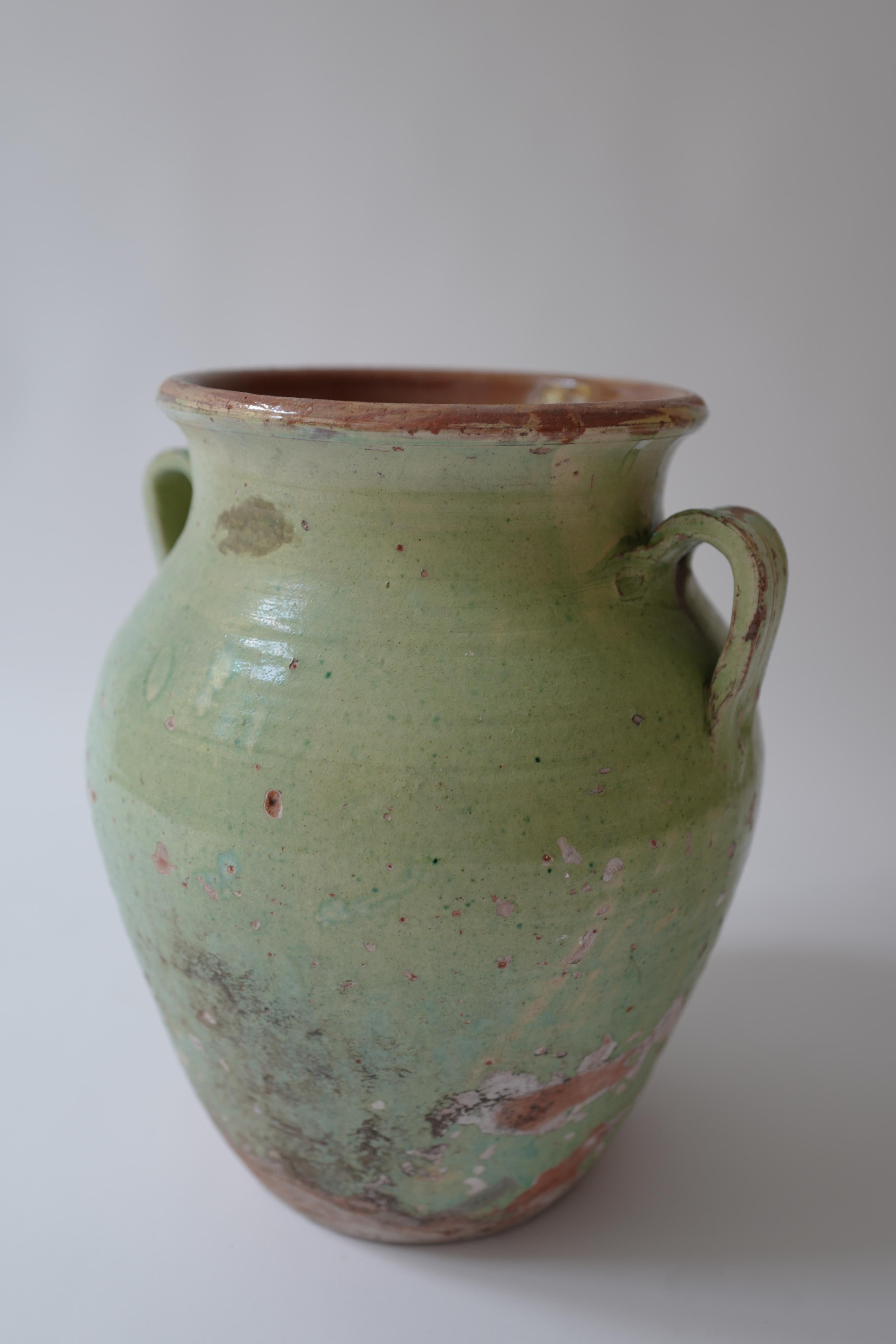 Rare French Pale Green Glazed Terracotta Pot with Antique Patina In Good Condition For Sale In Milano, IT