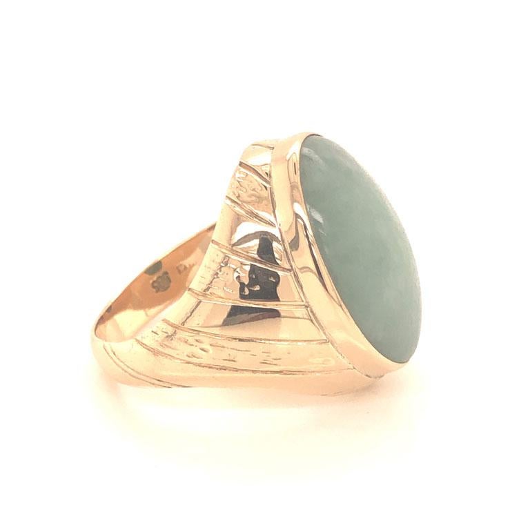 Women's or Men's Pale Green Jade Ring ~14 carats in 14k Yellow Gold For Sale