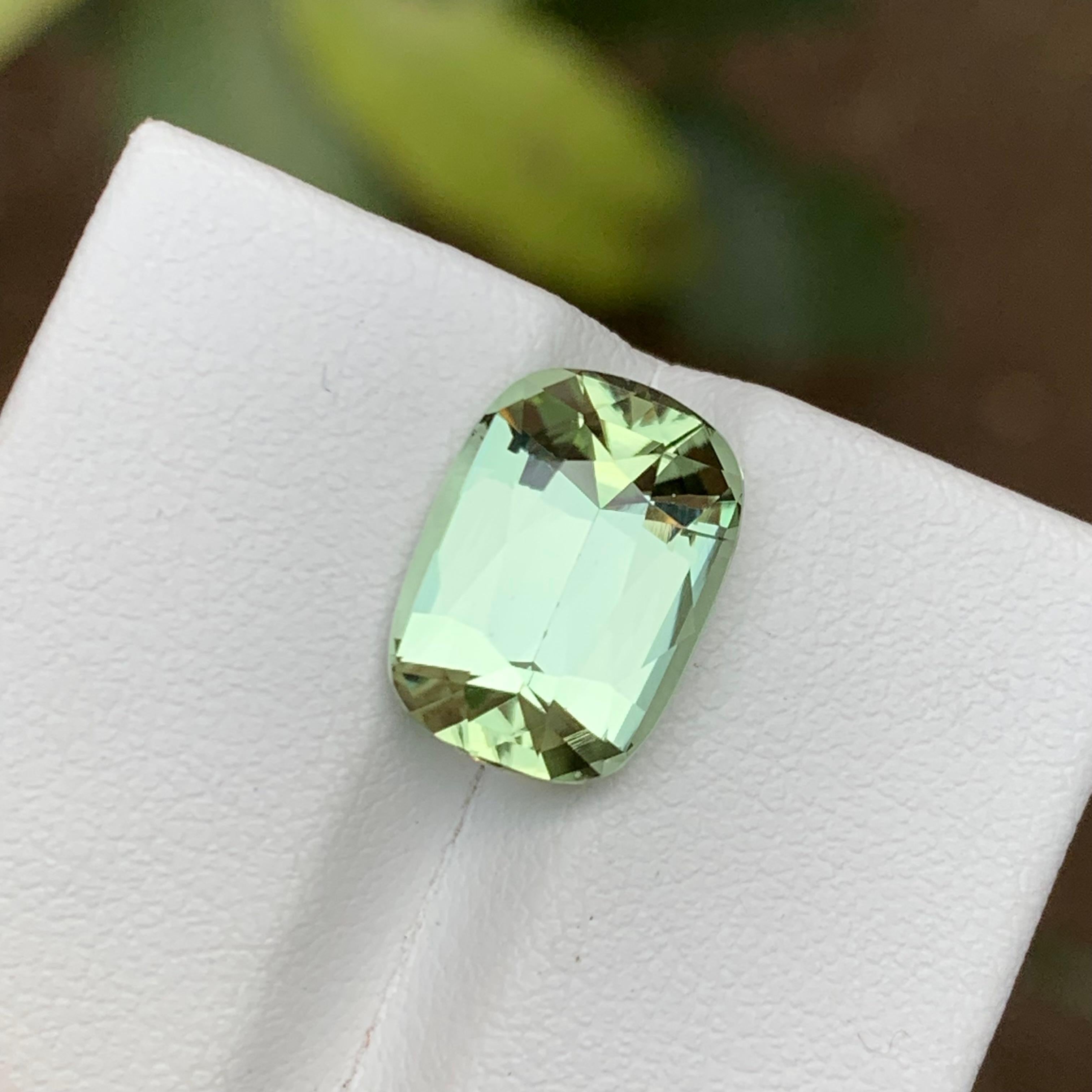 Pale Green Natural Tourmaline Gemstone 5.35 Ct Step Cushion Cut for Ring/Pendant For Sale 5