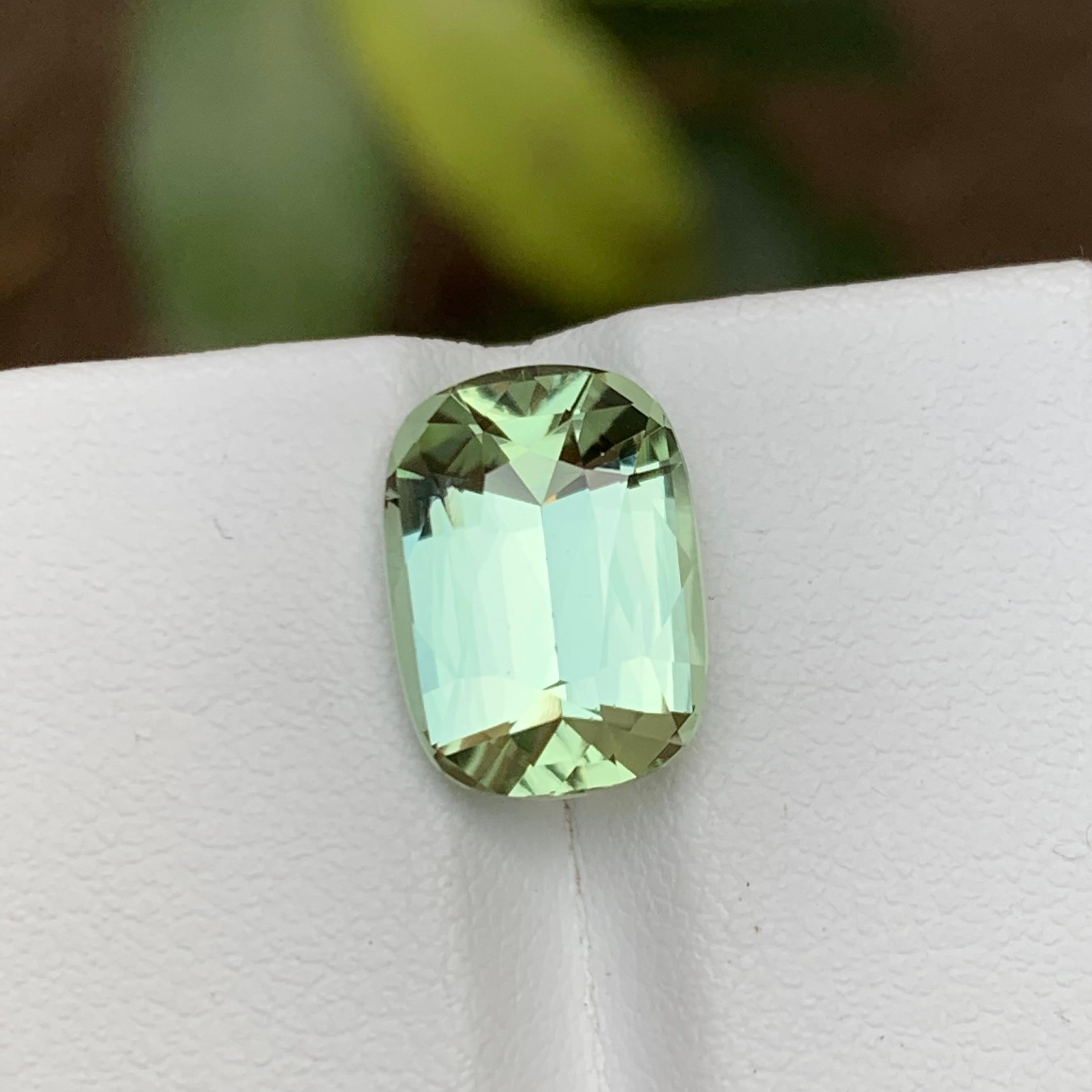 Pale Green Natural Tourmaline Gemstone 5.35 Ct Step Cushion Cut for Ring/Pendant For Sale 7