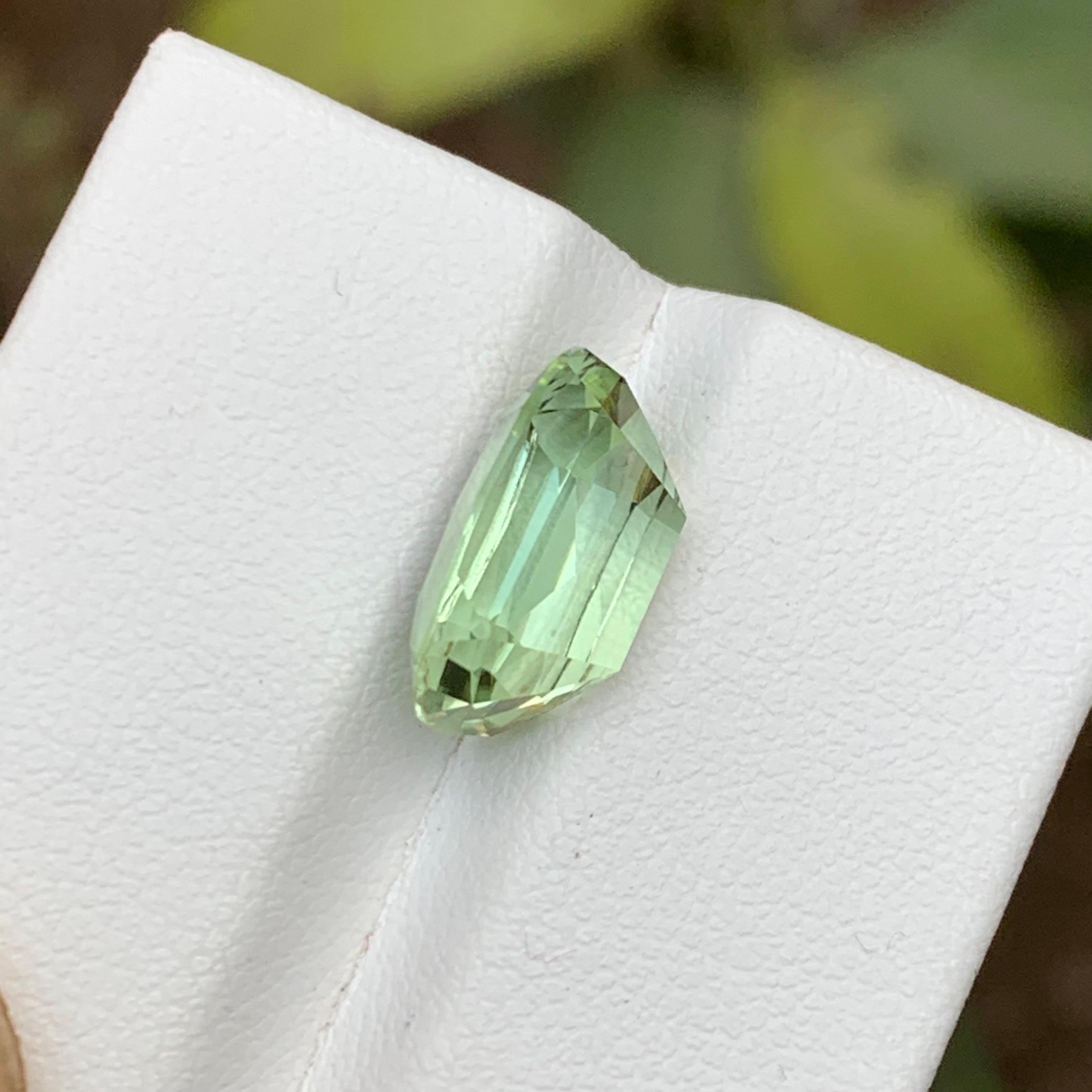 Pale Green Natural Tourmaline Gemstone 5.35 Ct Step Cushion Cut for Ring/Pendant For Sale 2