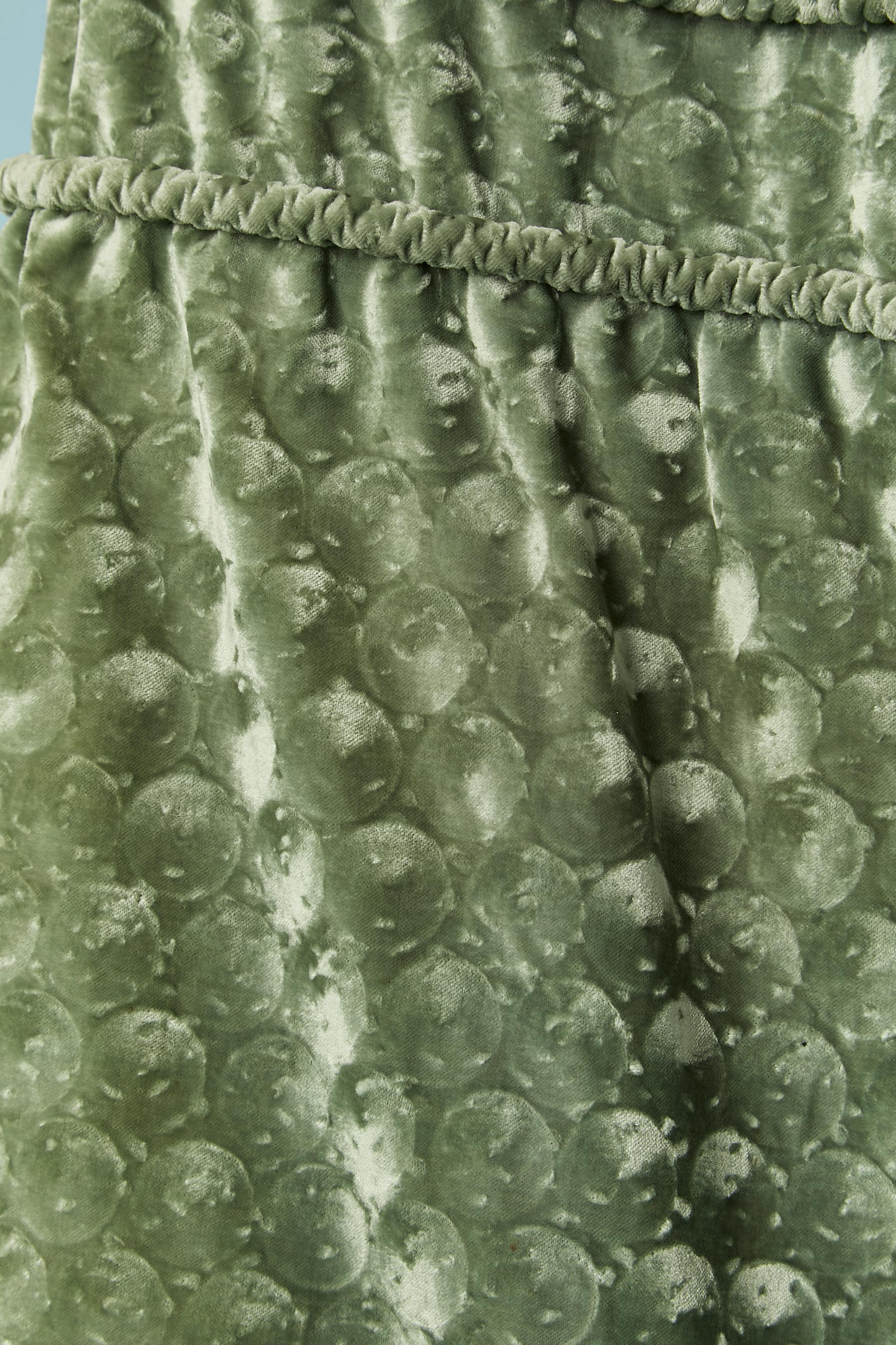 Women's Pale green velvet Opera cape with fur ivory collar Circa 1925 For Sale