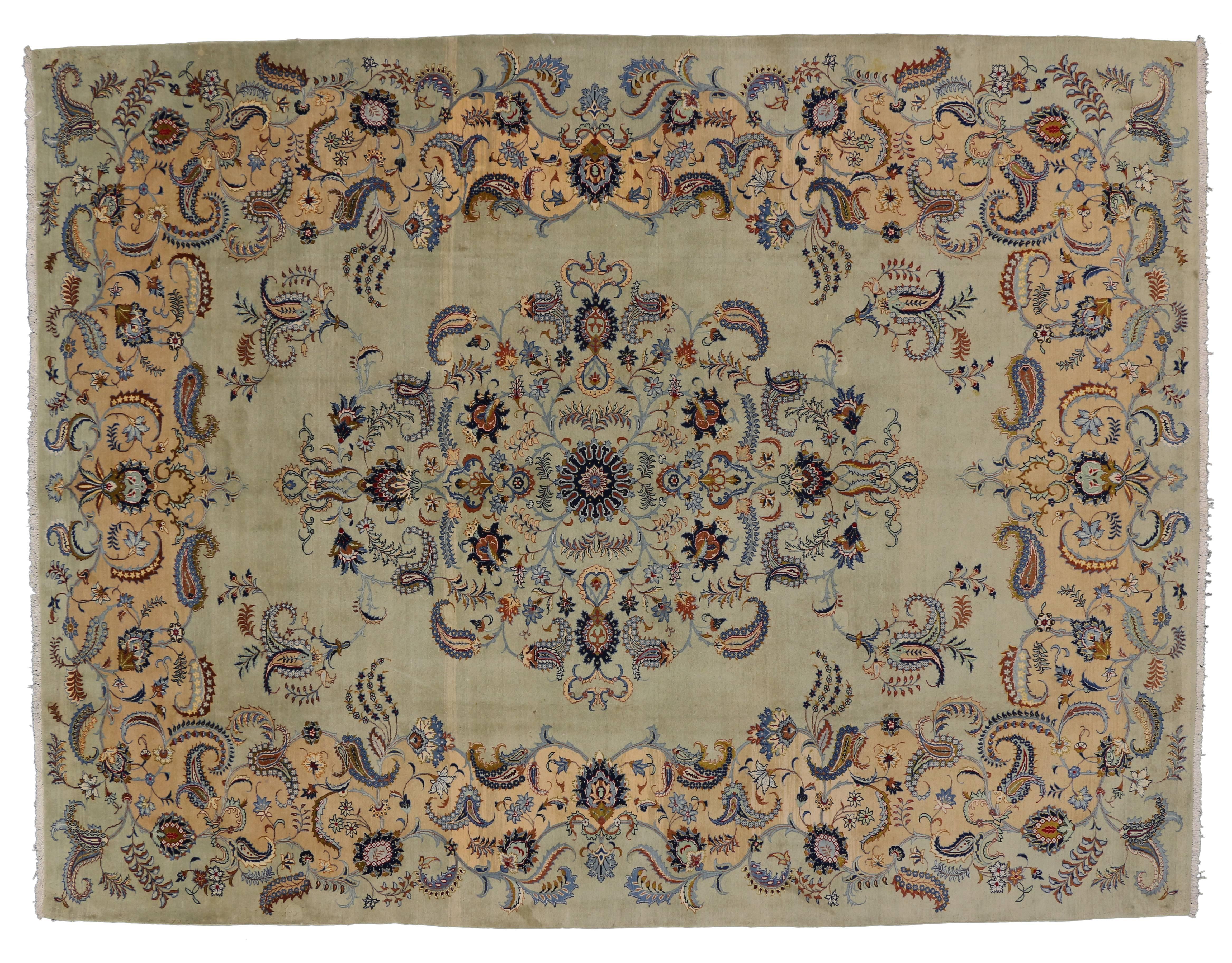 Pale Green Vintage Persian Kashan Rug with Traditional Style 1