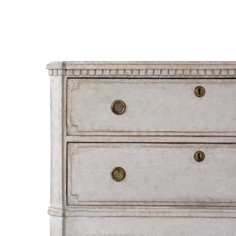 Swedish Pale Grey Gustavian Style Pair of Commodes, Sweden, 19th Century For Sale