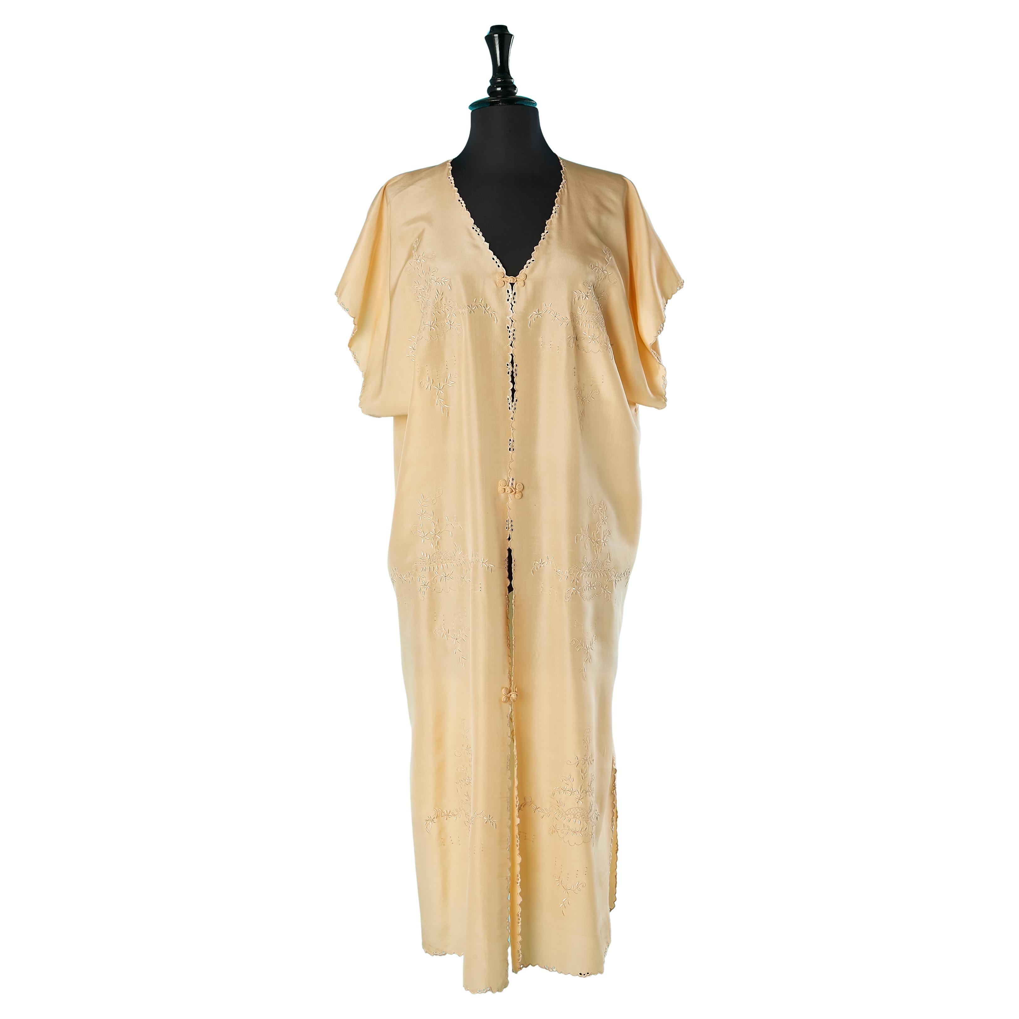 Pale orange Robe with thread embroideries Circa 1920
s For Sale