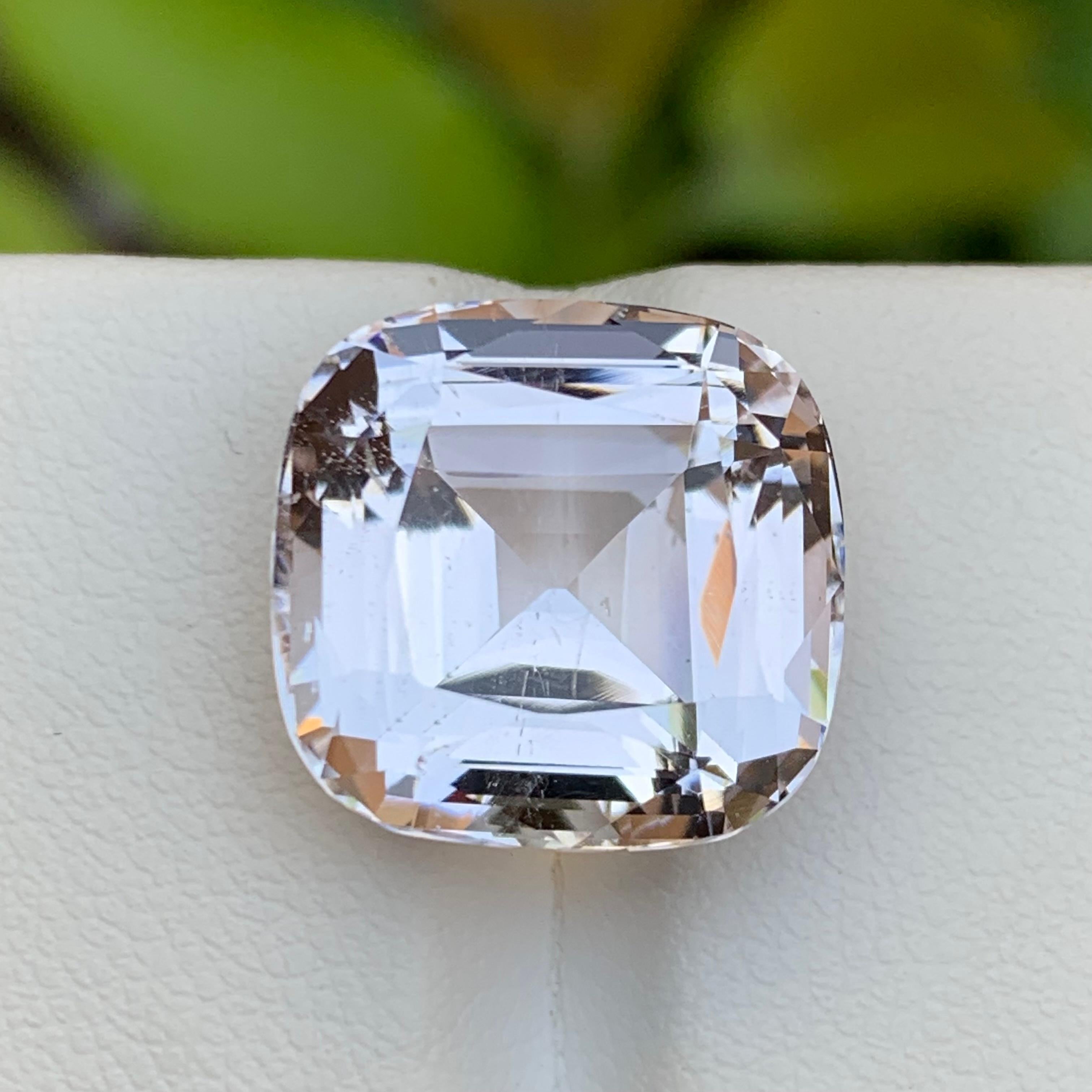 Pale Peachy Pink Hue Natural Morganite Pendant, Ring Gemstone 16 Ct Cushion Cut In New Condition For Sale In Peshawar, PK