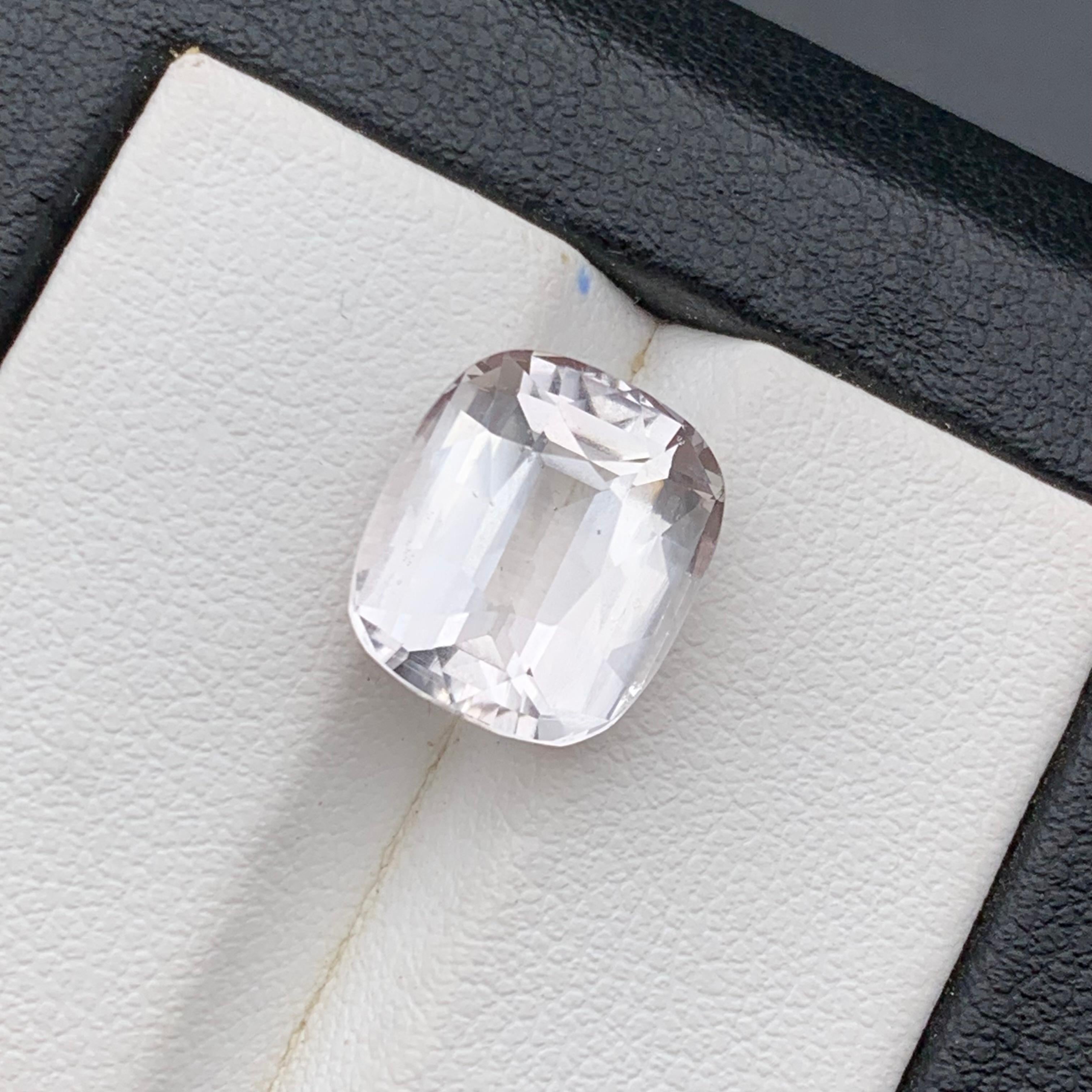 Anello di morganite naturale con tonalità rosa pallido, gemma sciolta da 6,10 carati con taglio a cuscino in vendita 6