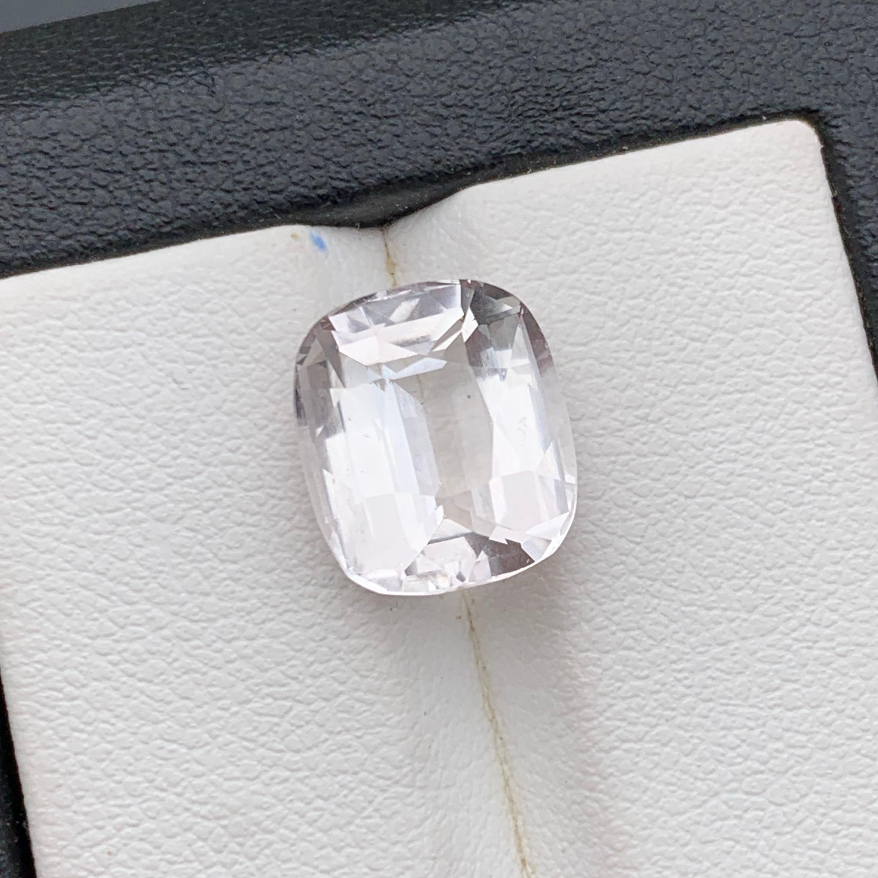 Anello di morganite naturale con tonalità rosa pallido, gemma sciolta da 6,10 carati con taglio a cuscino in vendita 7