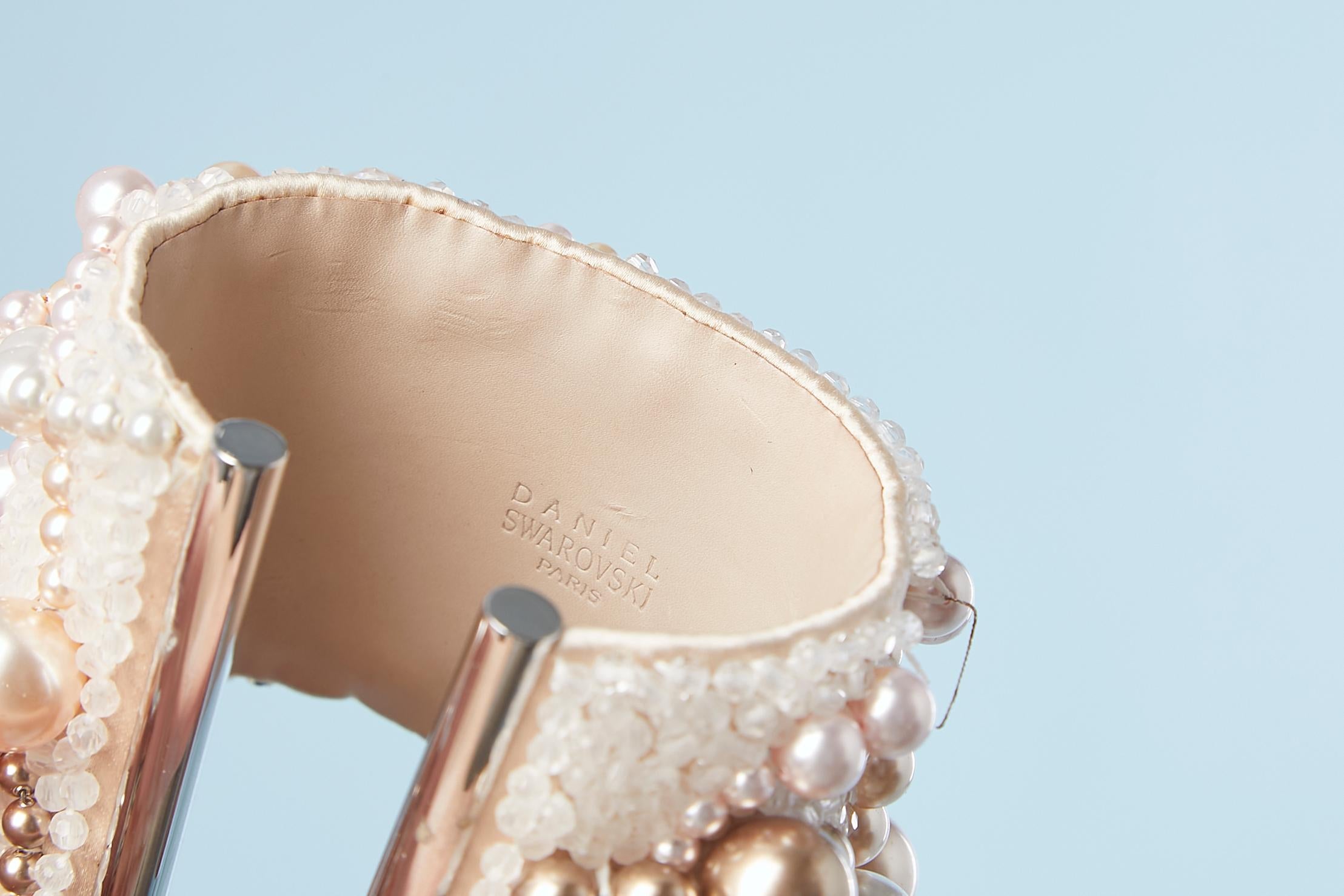 Pulsera brazalete de cuentas rosa pálido DANIEL SWAROVSKI en Nuevo estado para la venta en Saint-Ouen-Sur-Seine, FR