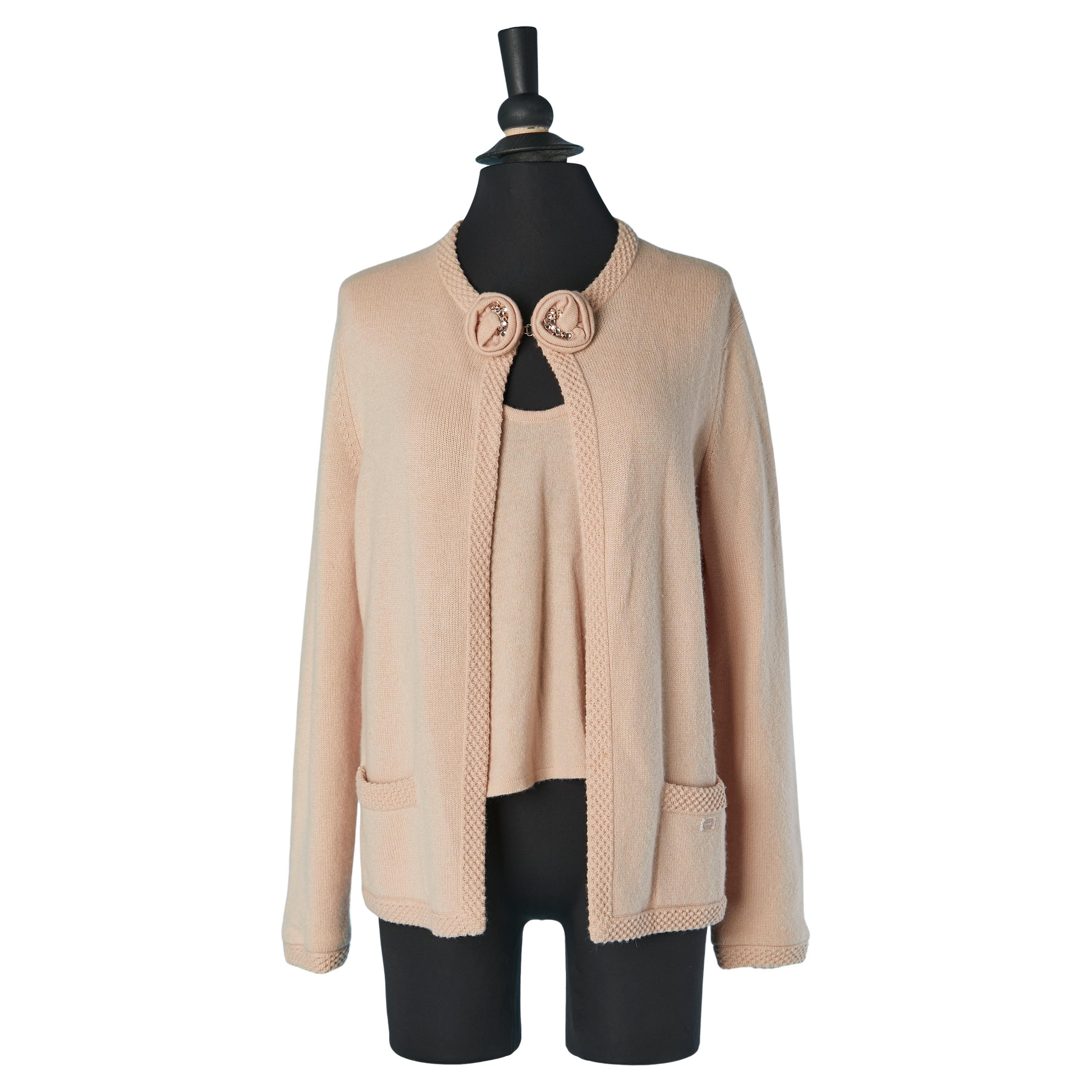 Pale pink cashmere with knit and rhinestone flower Twin-set CHANEL For Sale
