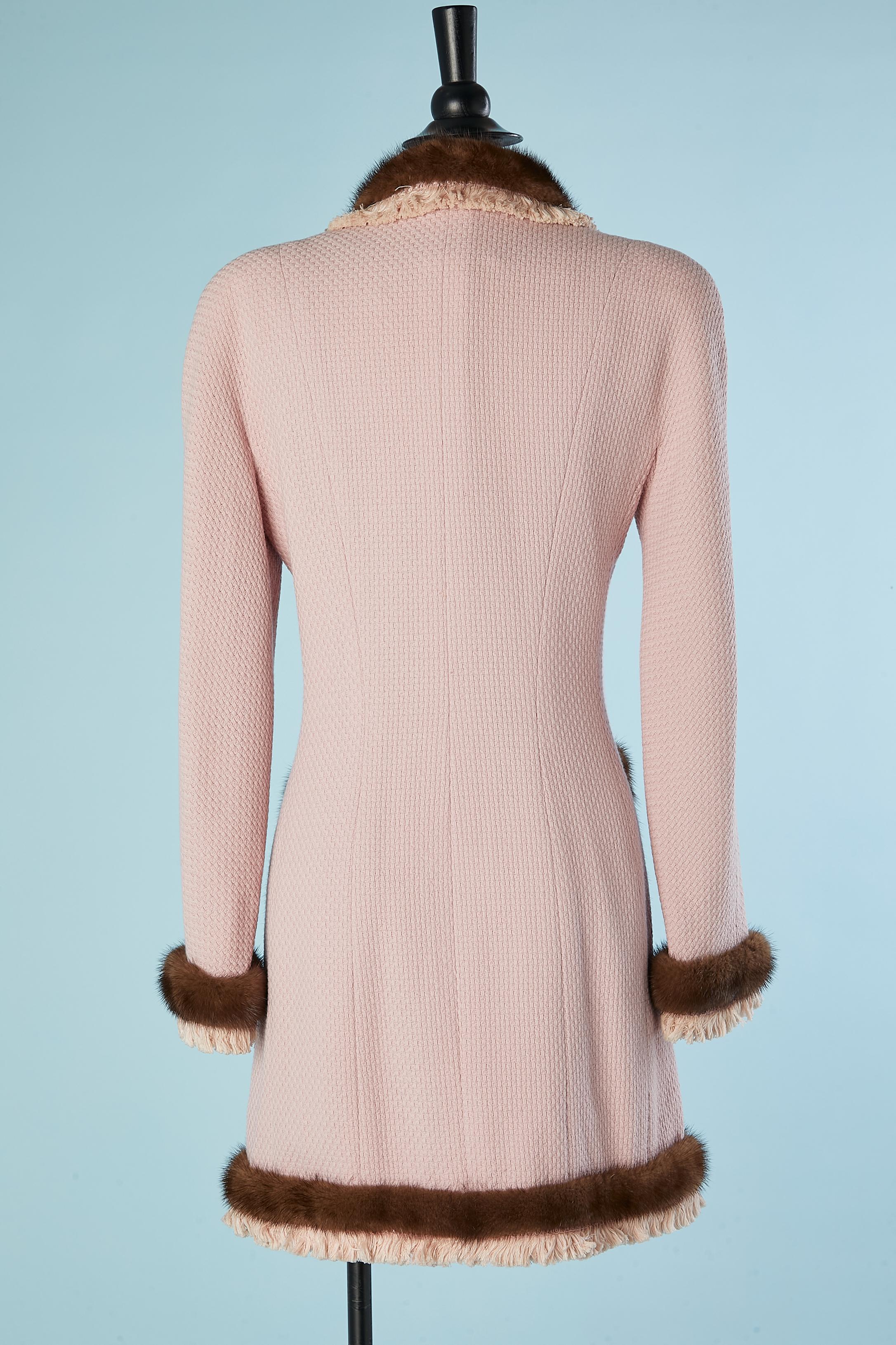 Veste à double boutonnage en tweed de coton rose pâle avec bord en vison C.Dior Boutique  en vente 1