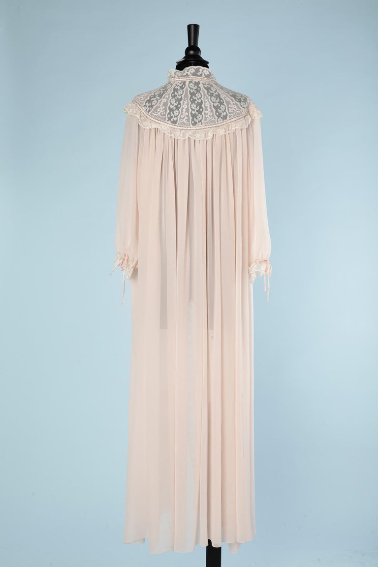 Pale pink crêpe veil with lace and silk ribbons Circa 1930 For Sale at  1stDibs