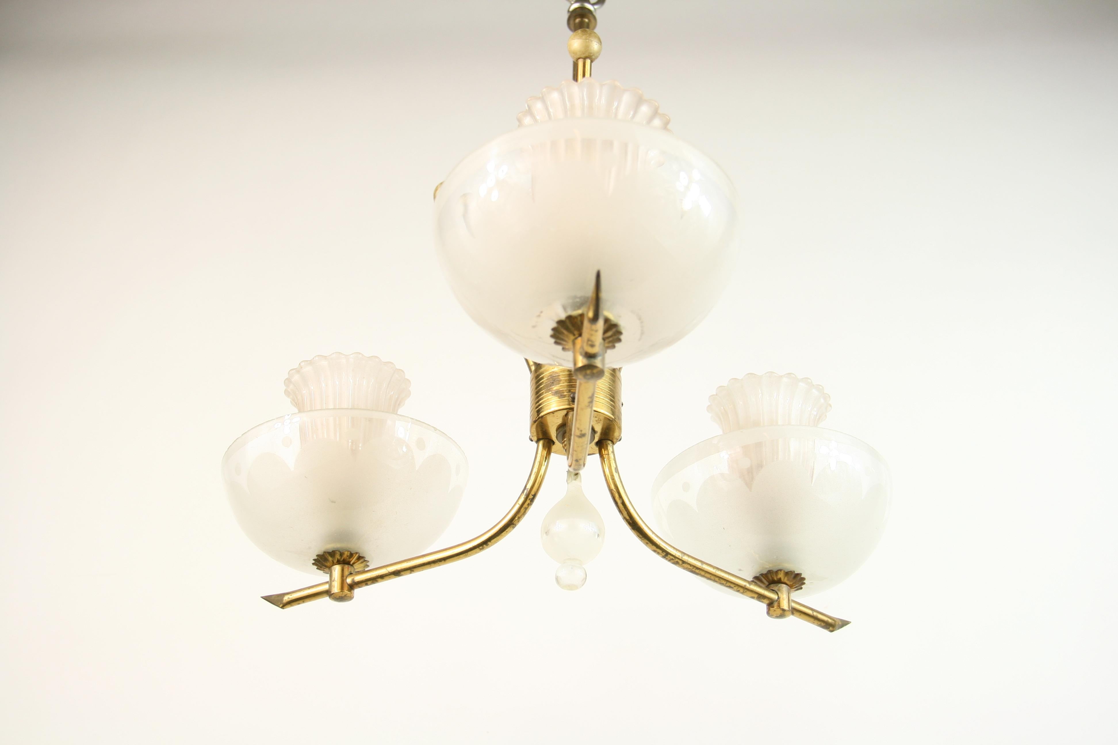 Pale Pink Muranno Glass and Brass 3-Light Chandelier For Sale 2