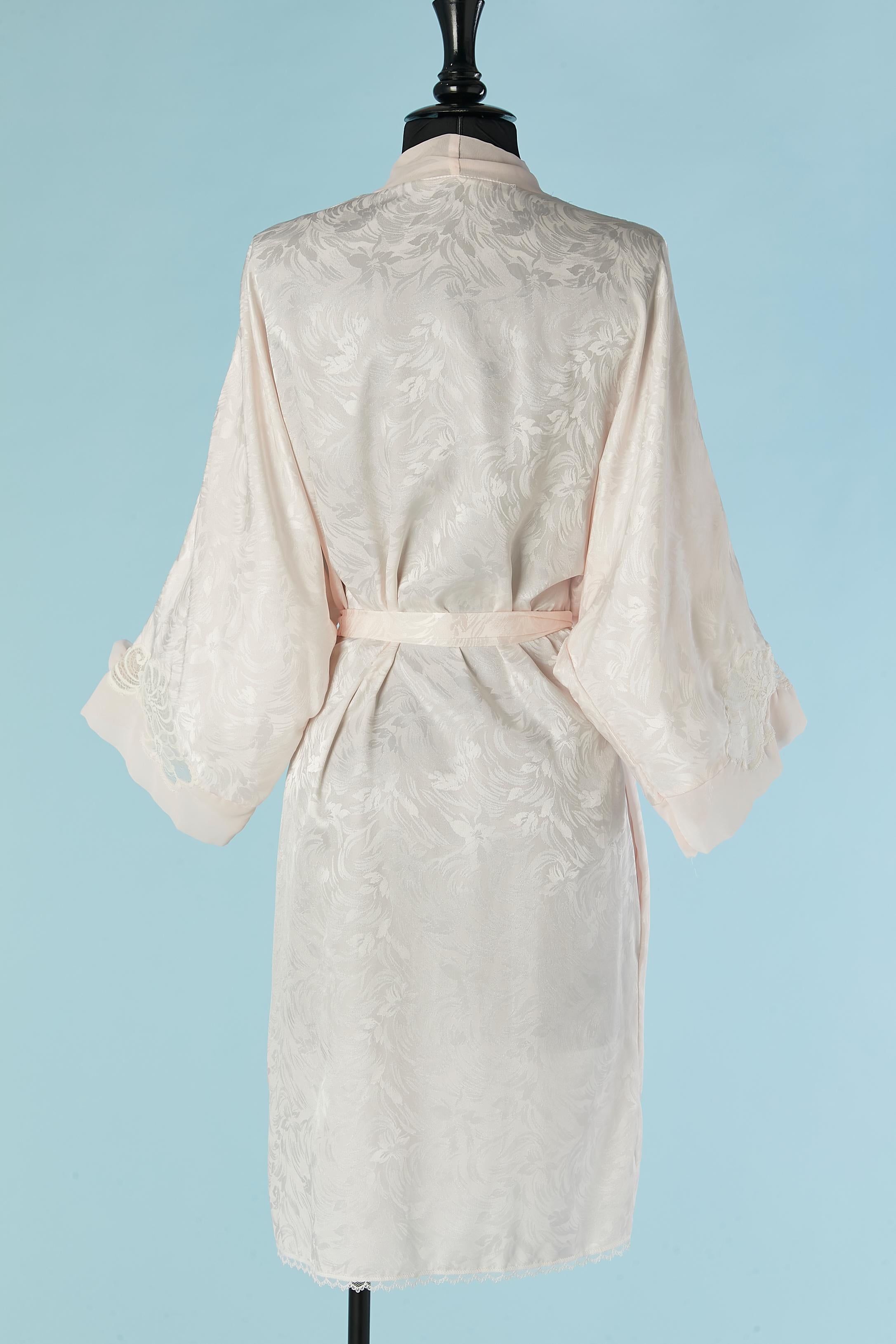 Pale pink négligé with lace inset and tiny roses on the sleeves Christian Dior For Sale 1