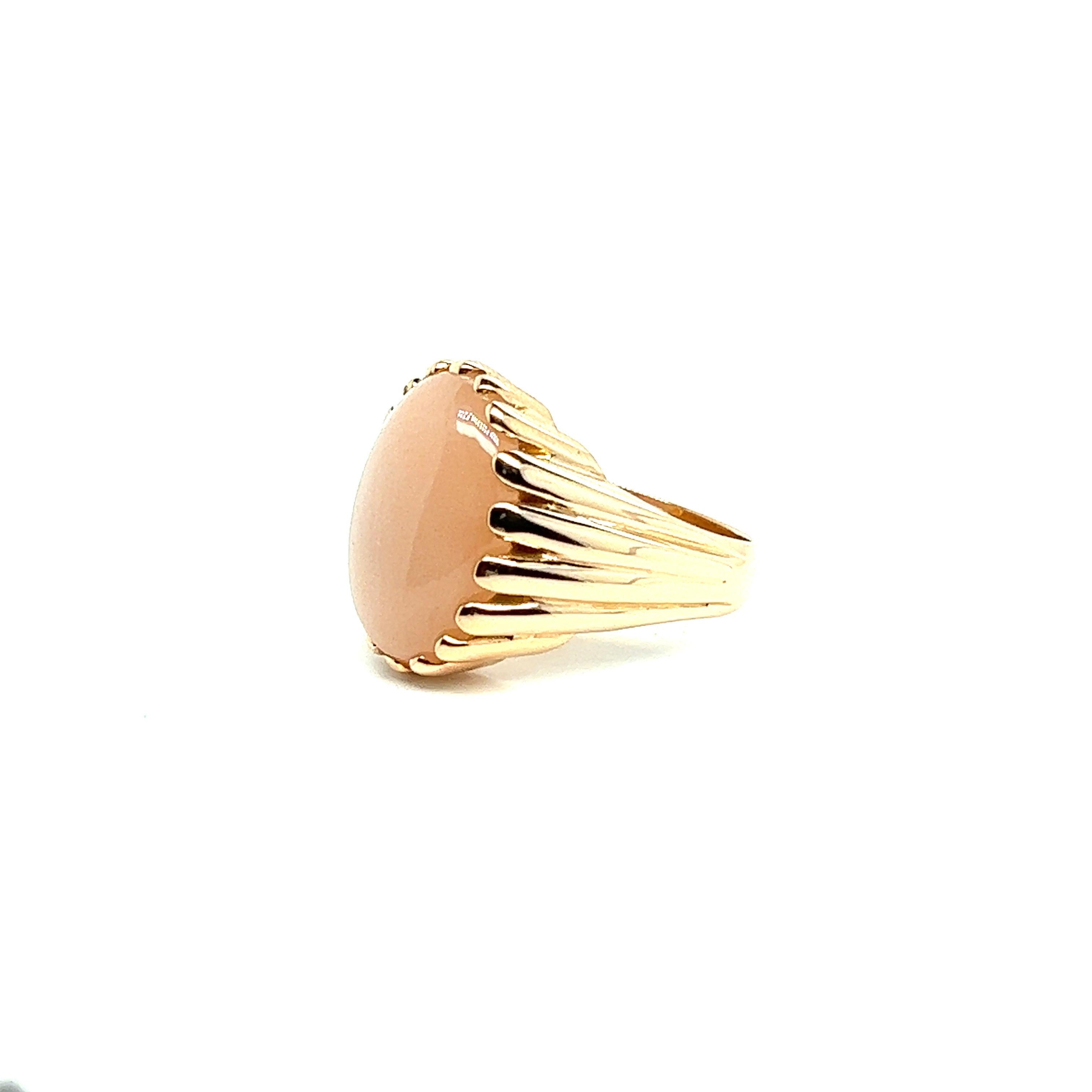 Signet Ring Pink Peach Moostone Cabochon Rose Gold 18 Karat For Sale 2