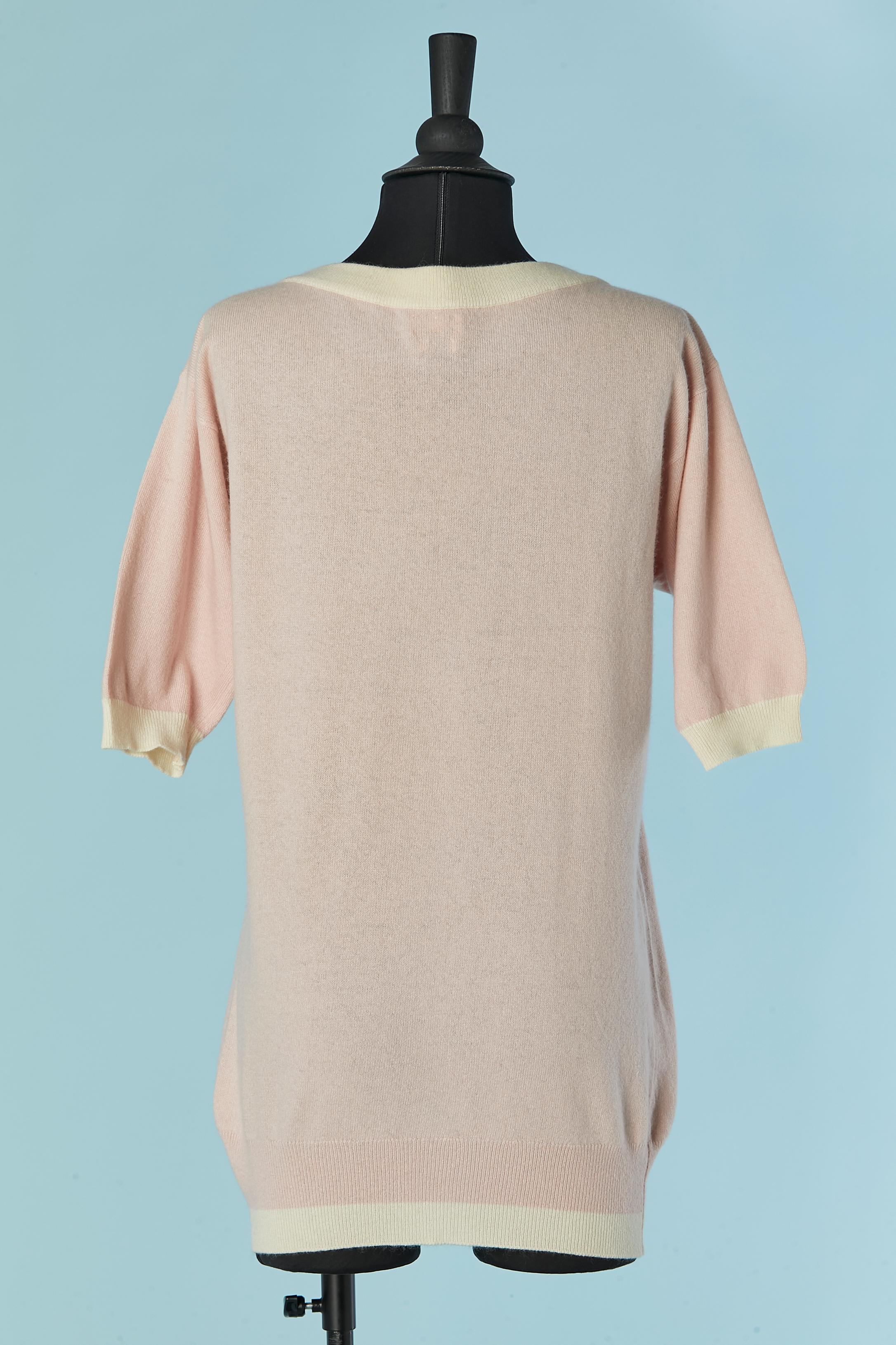 Women's Pale pink short sleeve cashmere sweater with off-white edge CHANEL For Sale