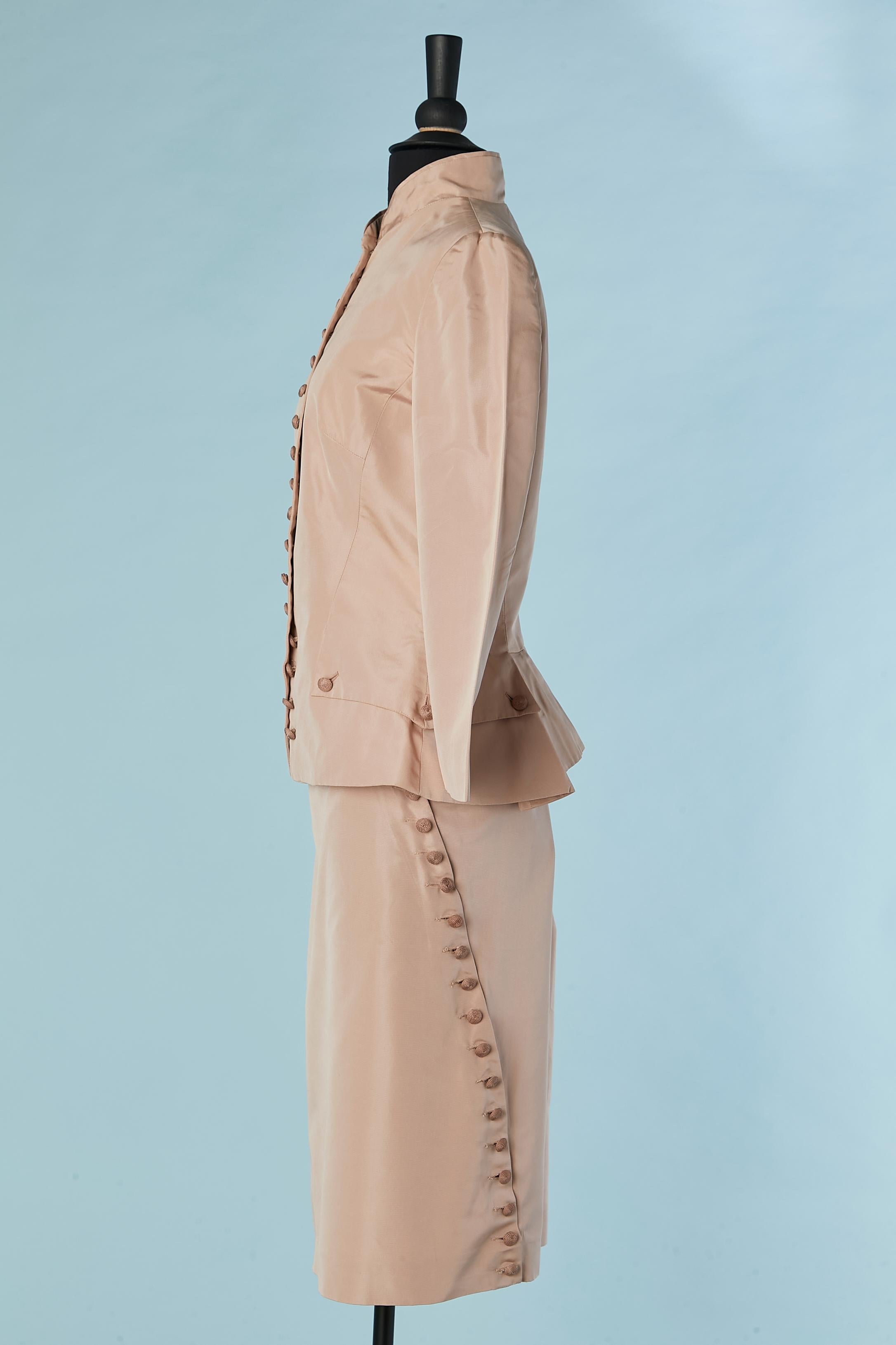 Pale pink silk skirt suit with thread button embellishment Alexander McQueen  For Sale 2