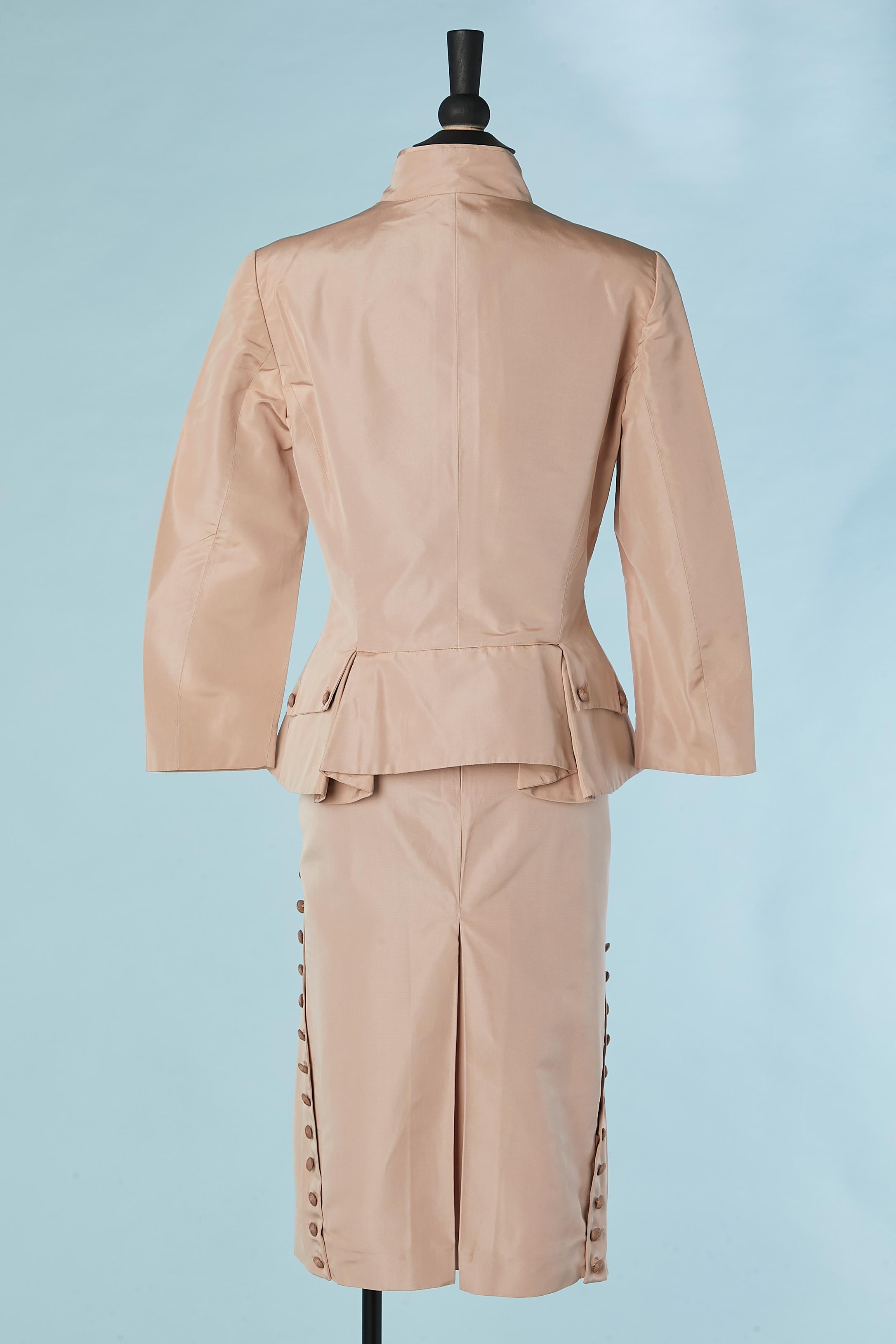 Pale pink silk skirt suit with thread button embellishment Alexander McQueen  For Sale 3