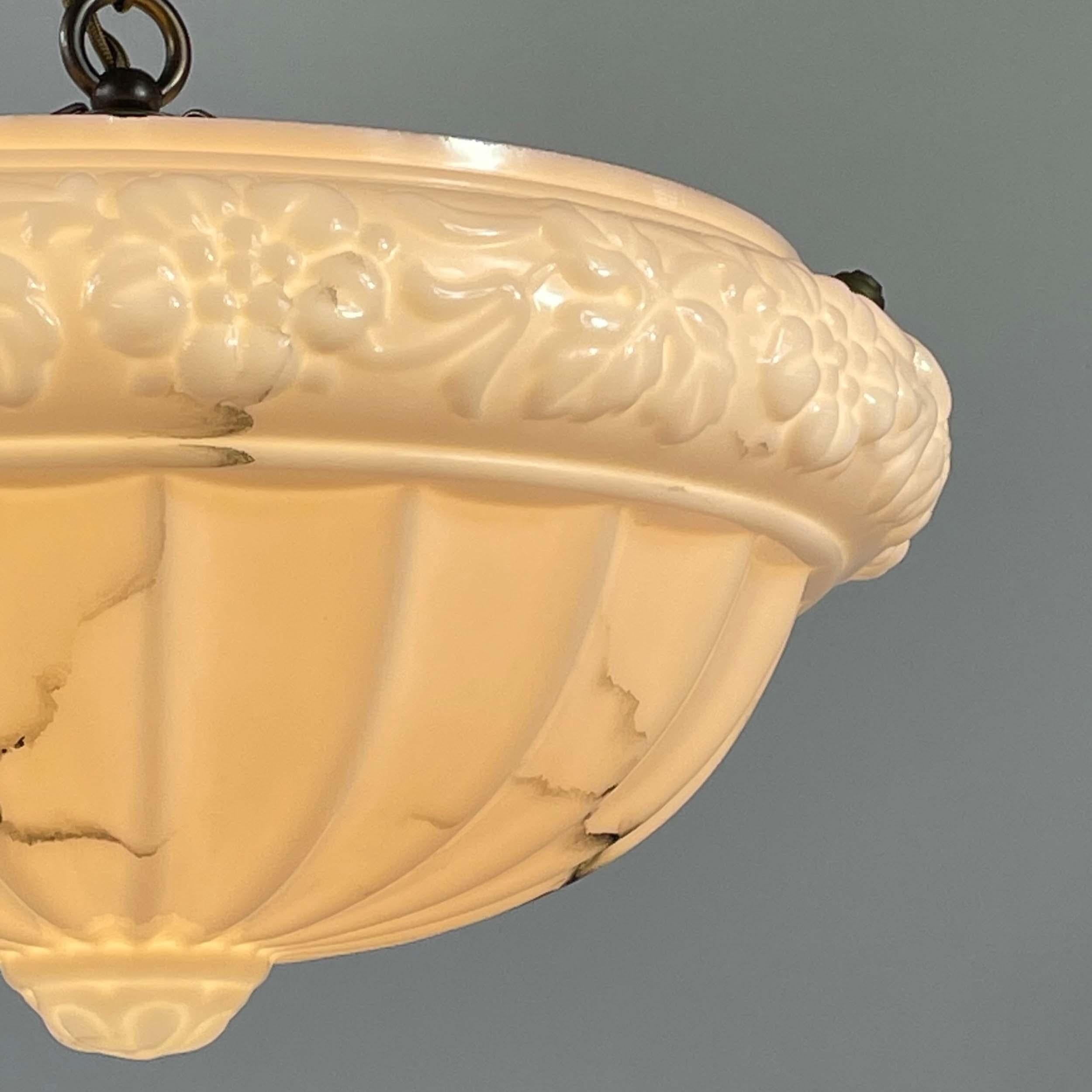 Colgante de vidrio jaspeado rosa pálido, Suecia Años 20 a 30 en venta 6