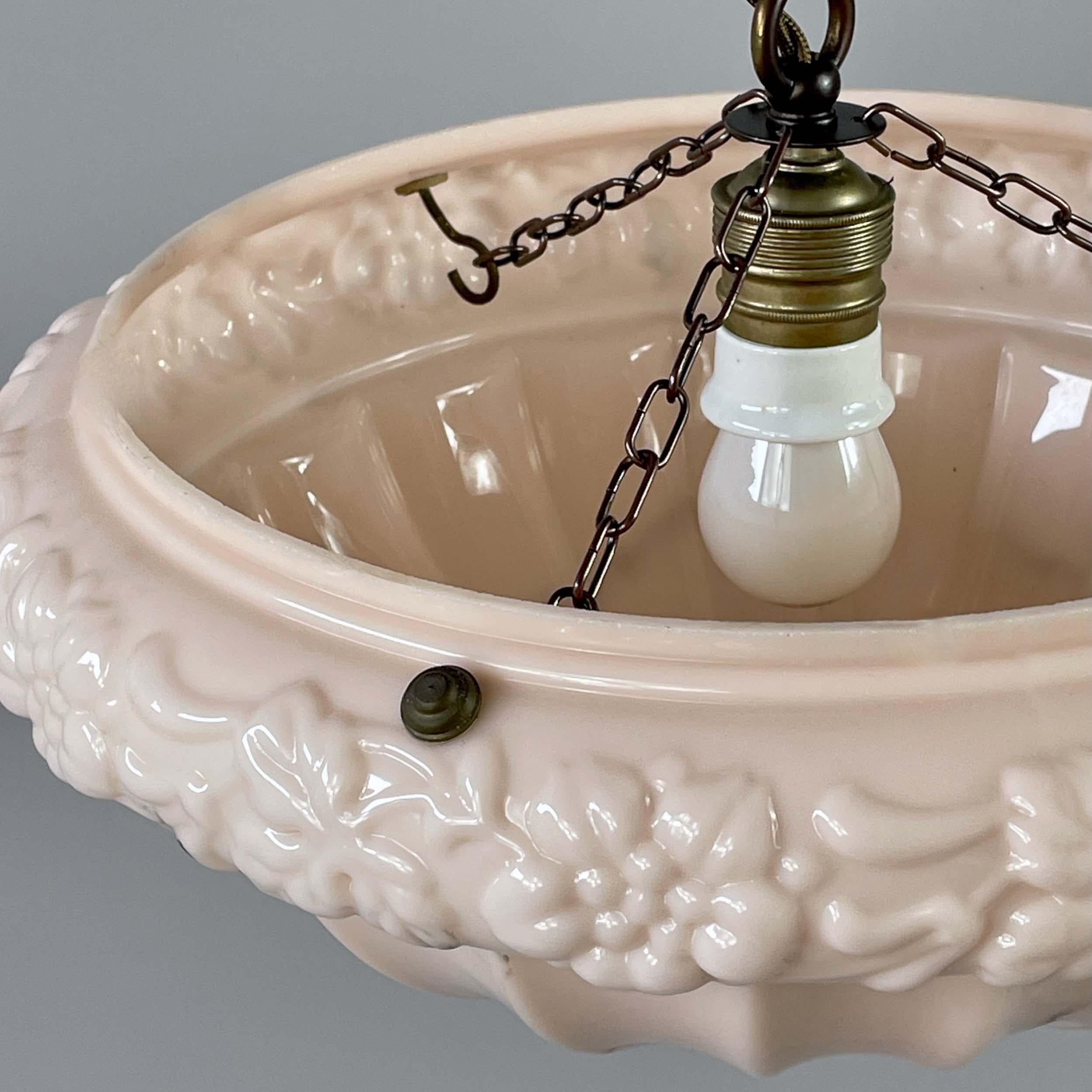 Colgante de vidrio jaspeado rosa pálido, Suecia Años 20 a 30 en venta 7