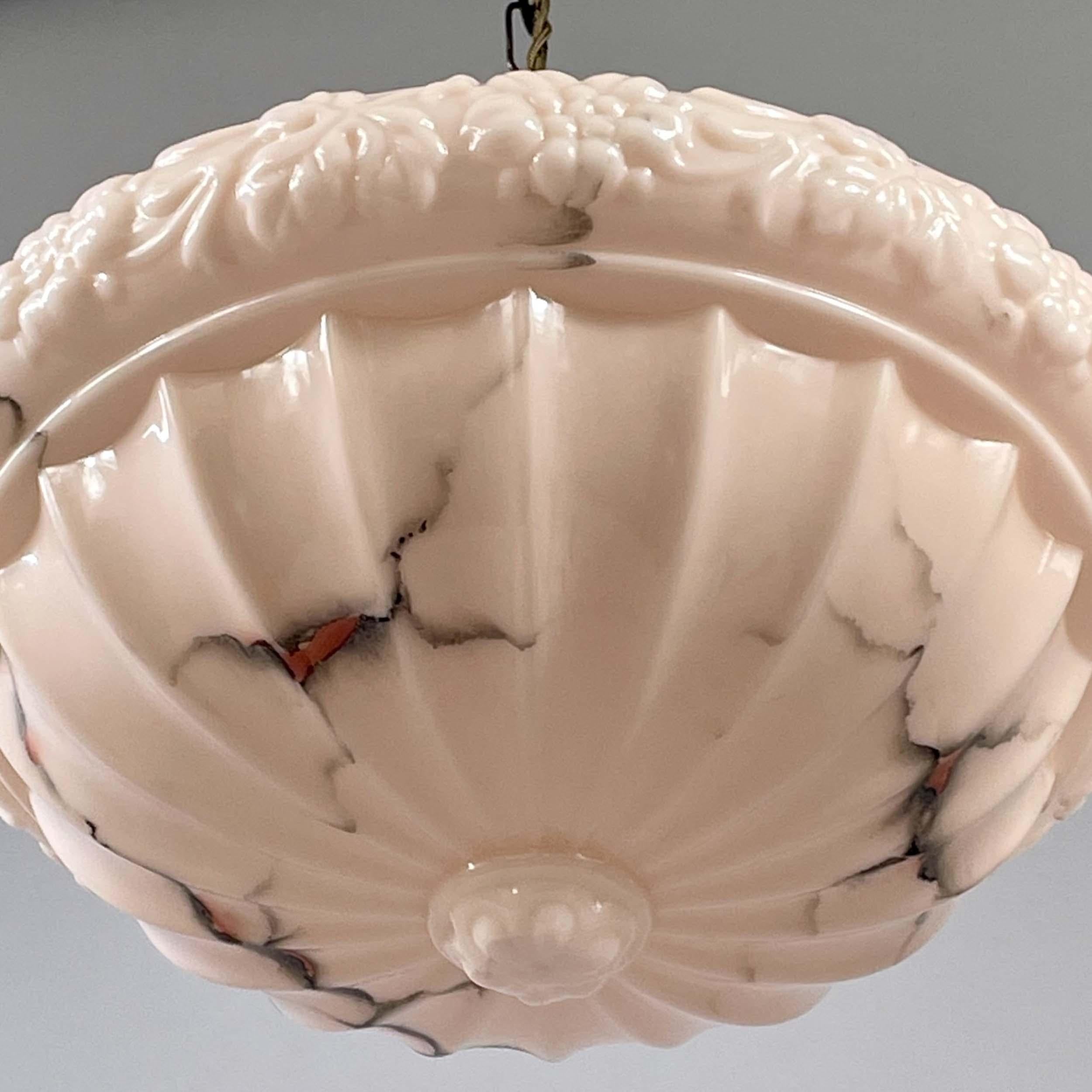 Colgante de vidrio jaspeado rosa pálido, Suecia Años 20 a 30 en venta 8