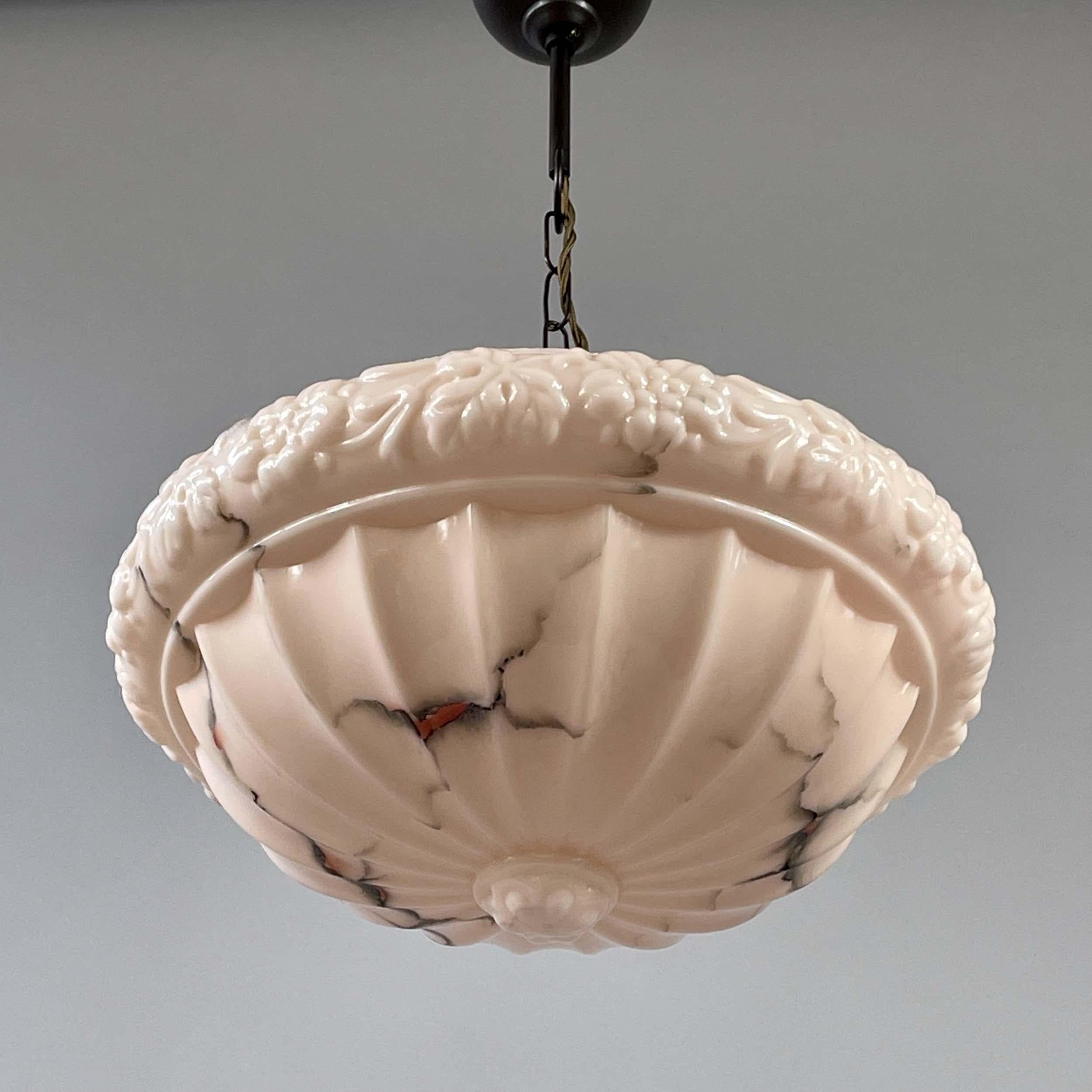 Colgante de vidrio jaspeado rosa pálido, Suecia Años 20 a 30 Sueco en venta