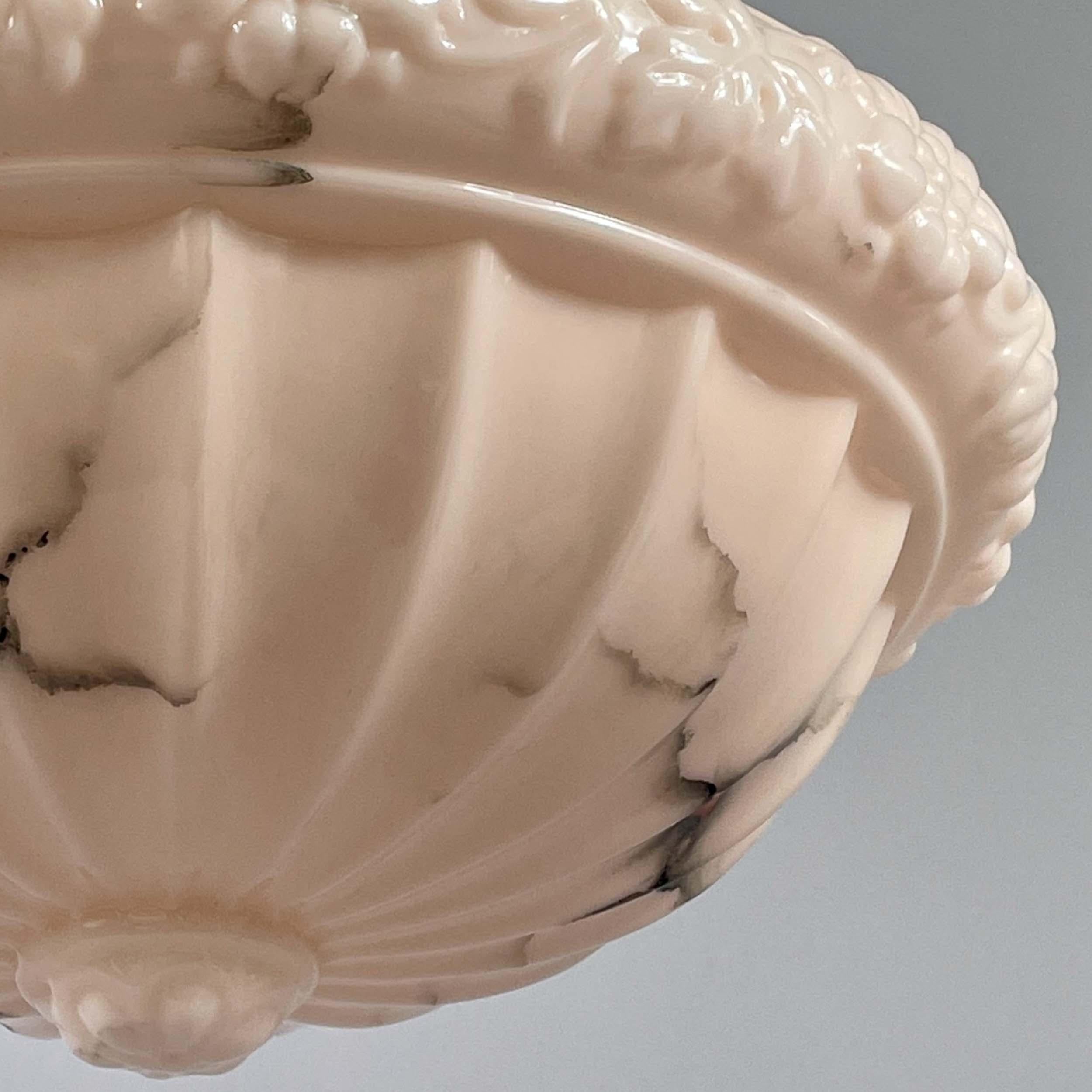 Colgante de vidrio jaspeado rosa pálido, Suecia Años 20 a 30 en venta 1