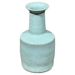 Vase à col d'entonnoir en forme de bouteille, turquoise pâle, Chine, contemporain