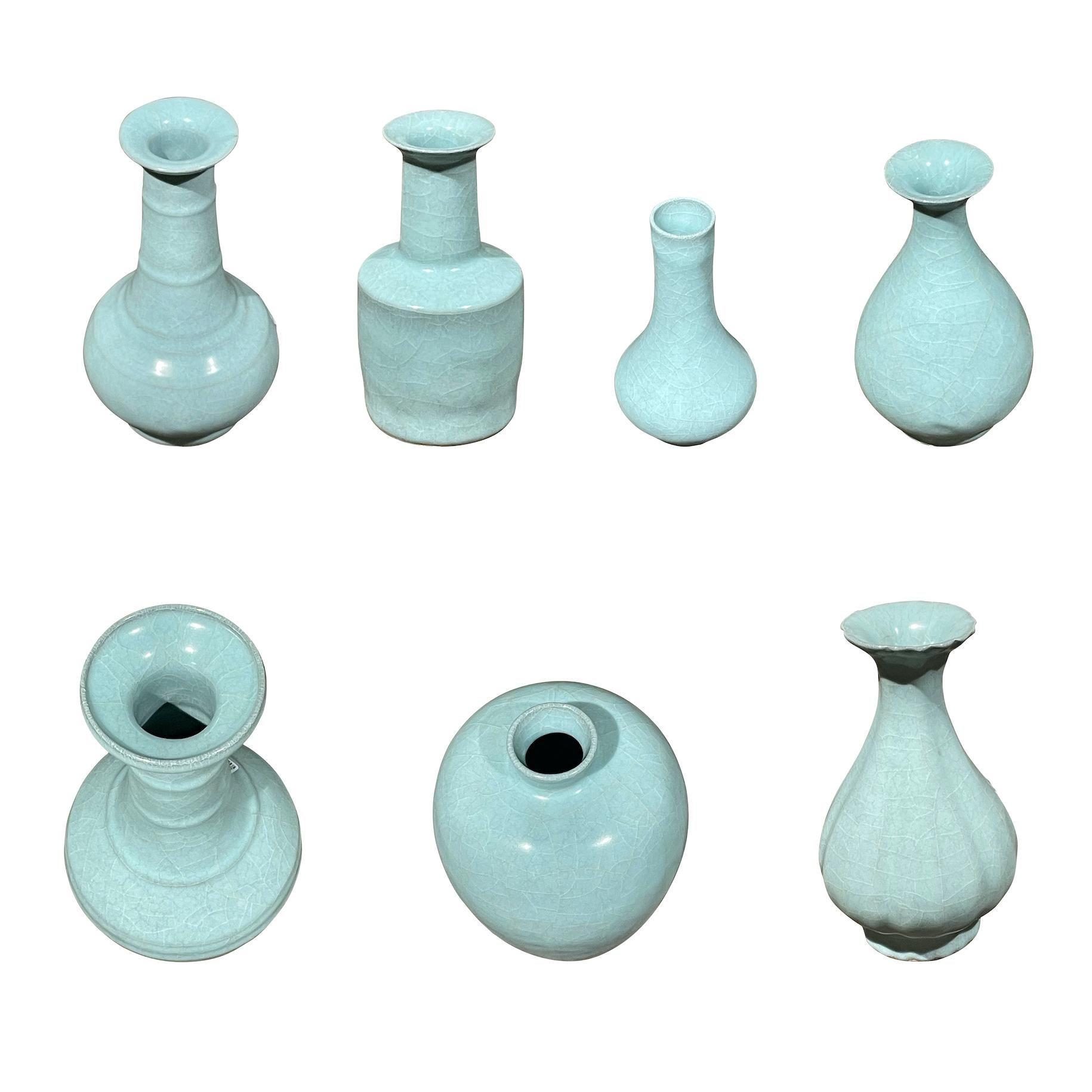 Vase à col d'entonnoir nervuré turquoise pâle, Chine, contemporain en vente 1